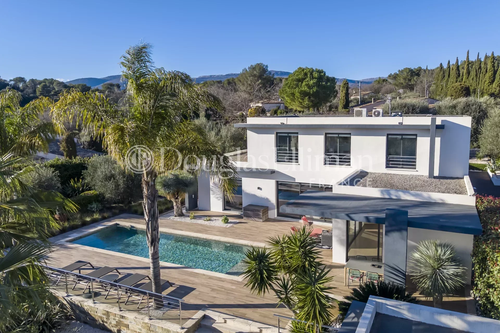 Valbonne – Modern Villa with Pool walking distance to the Village - Picture n°3