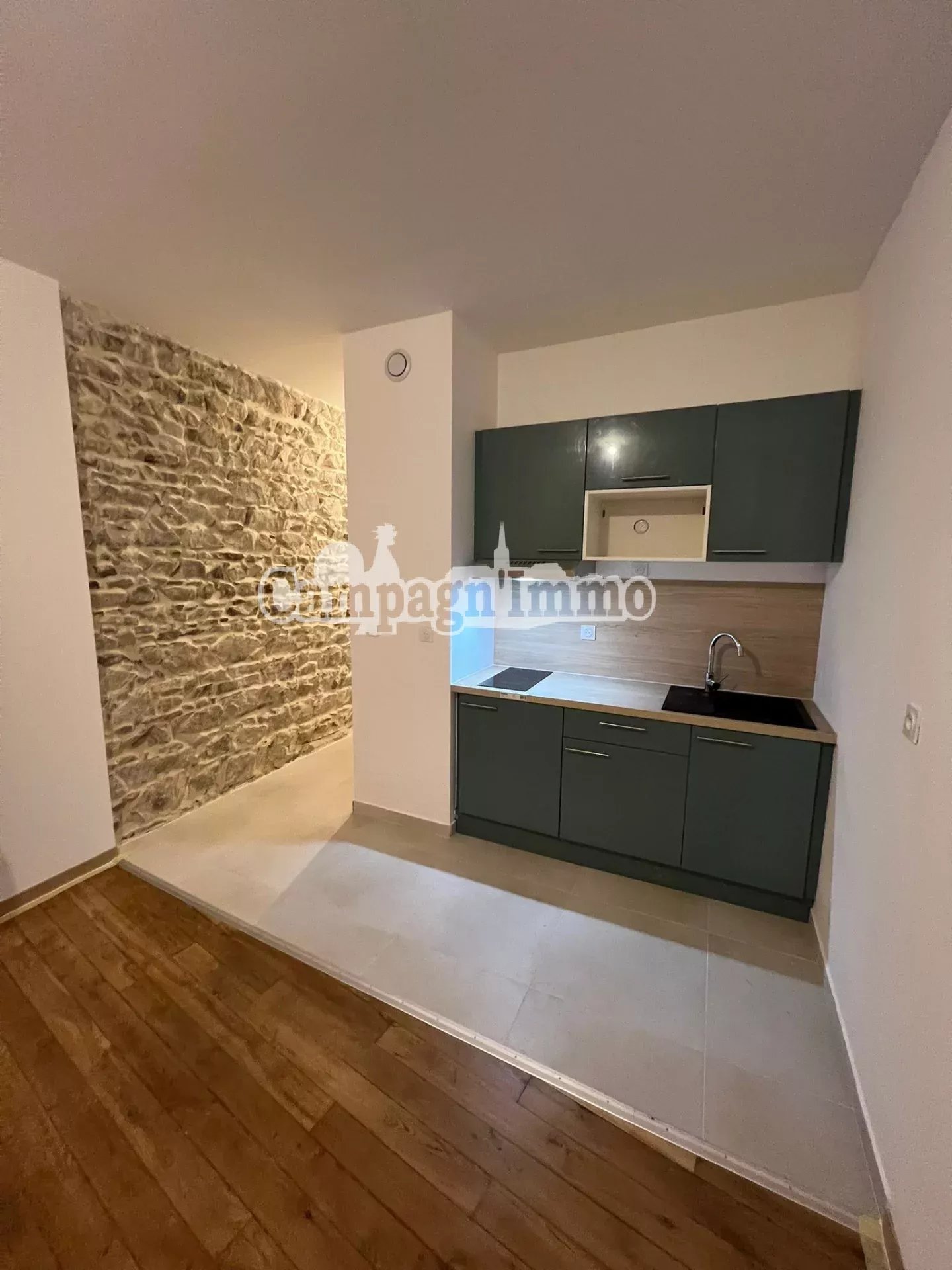 STUDIO entièrement rénové