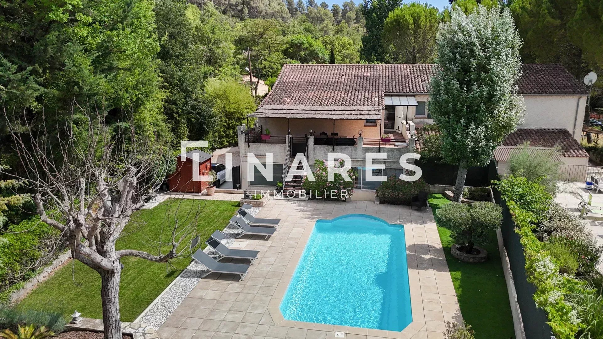La CEZANNE - Maison divisée de 189m2 -  Terrain 1100m2 - 13100 Le Tholonet