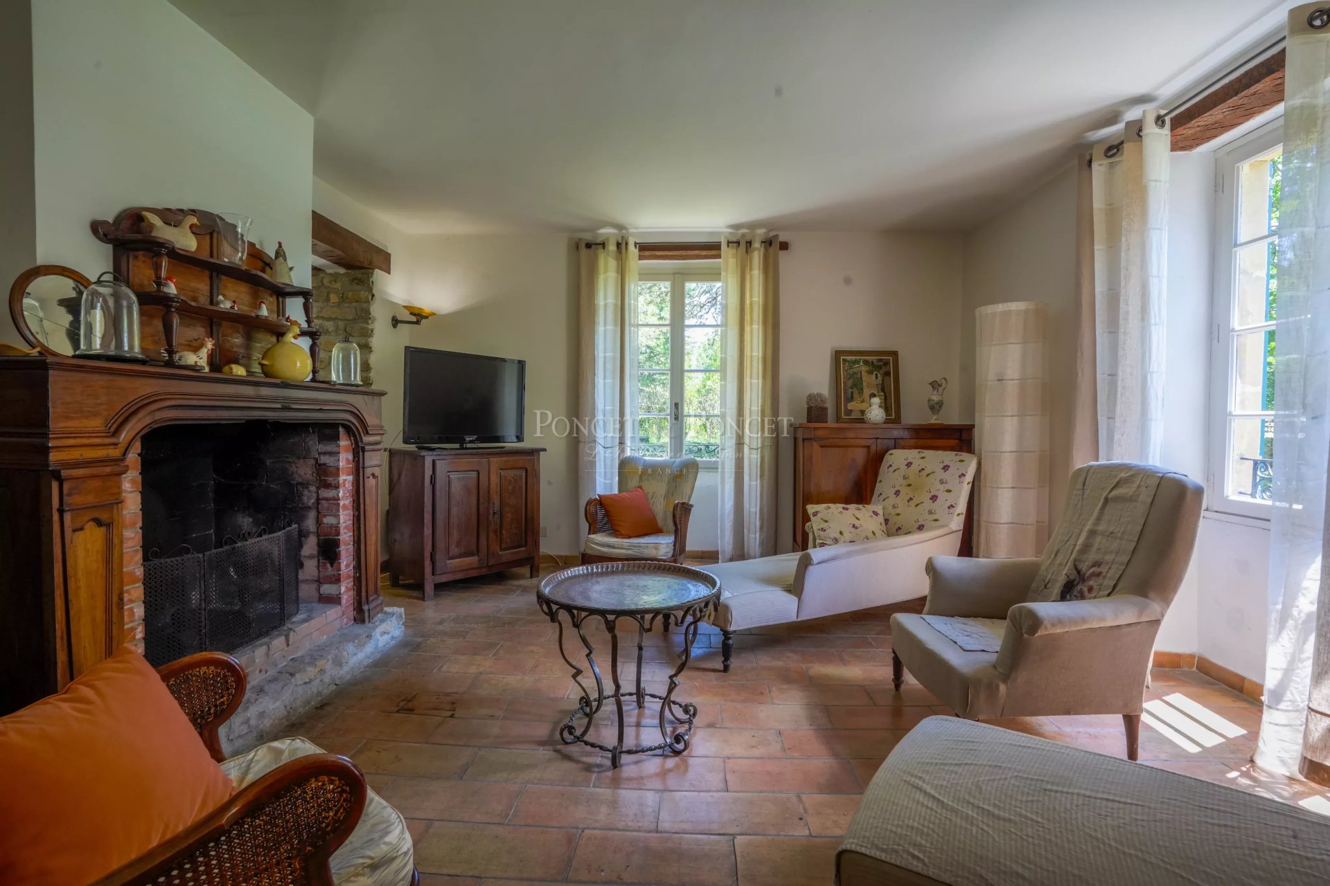 6 Bedroom Villa/Townhouse's Image 7