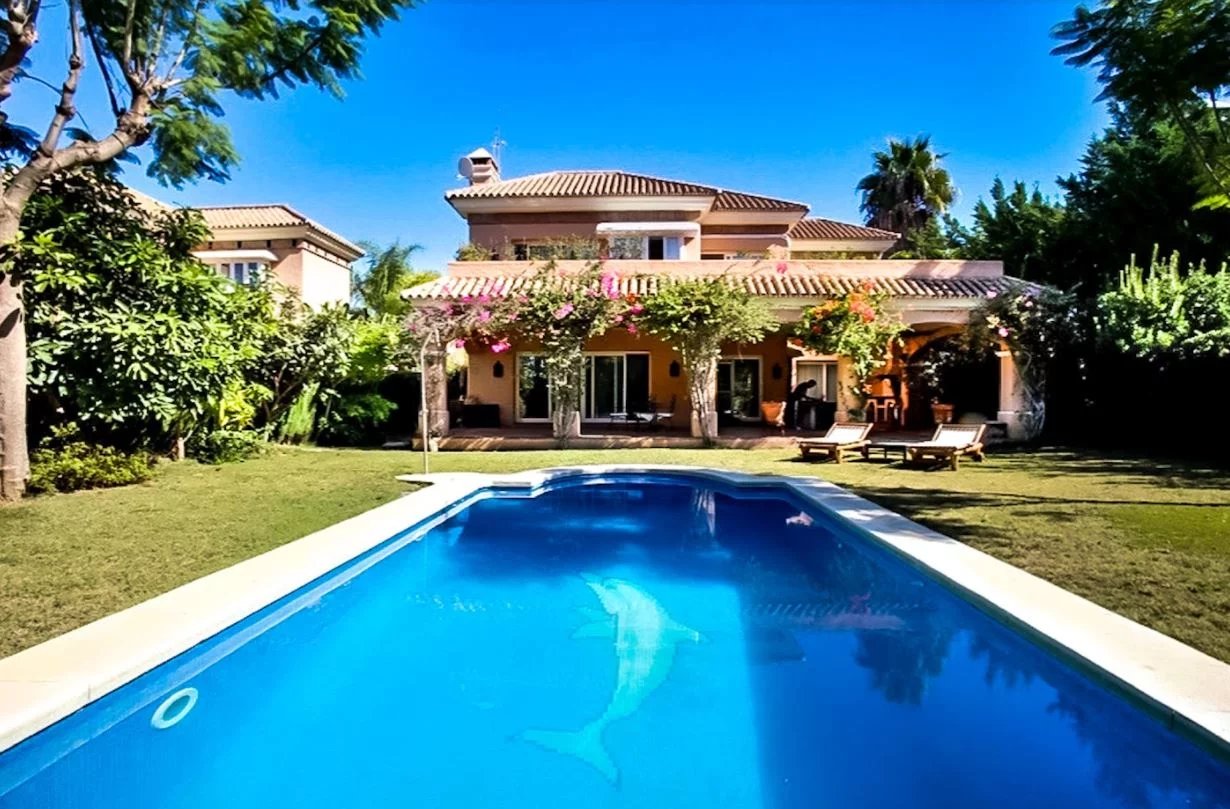 Très belle villa de style méditerranéen située à Nueva Andalucia