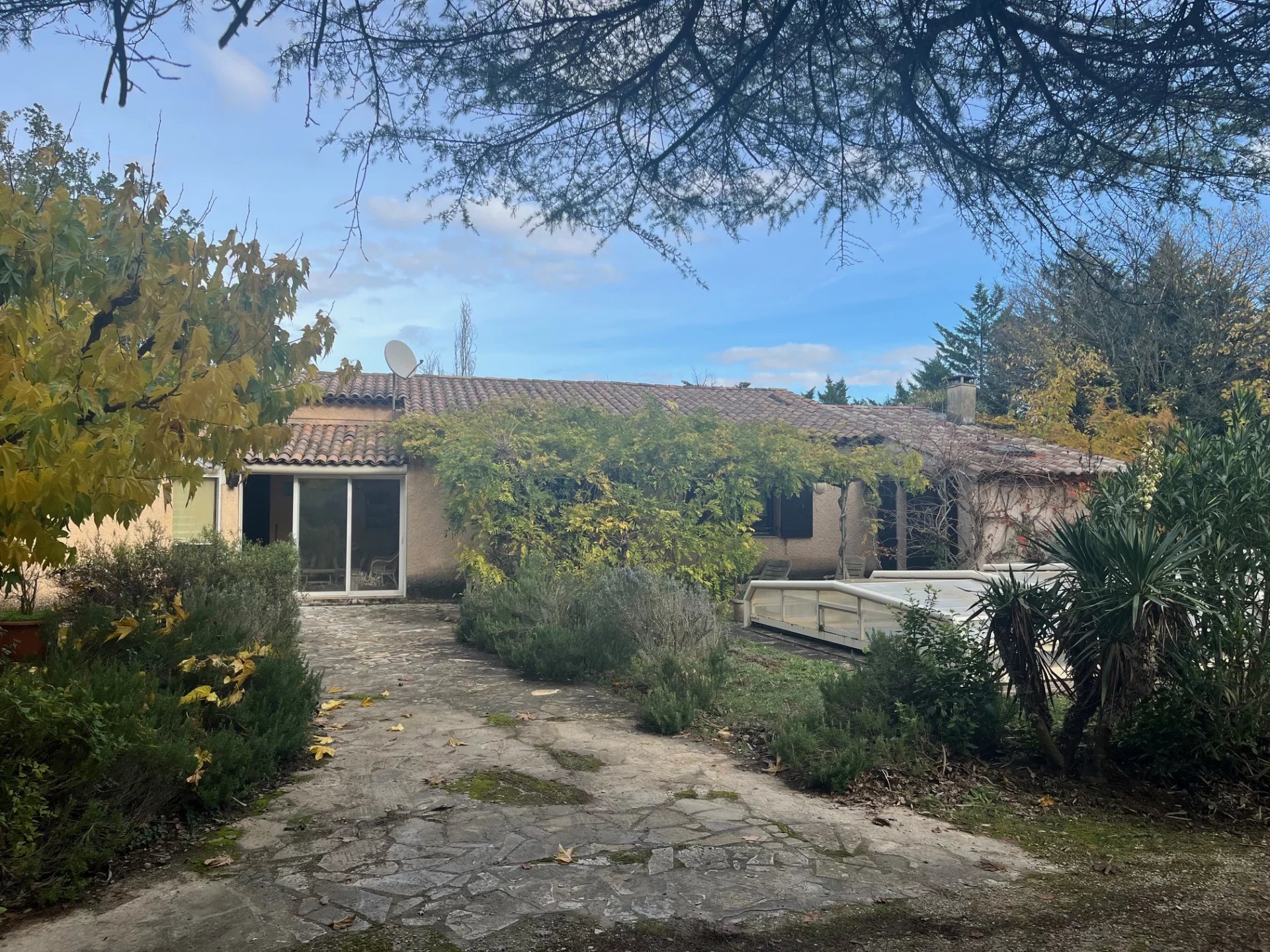 TRETS - EXCLUSIVITÉ