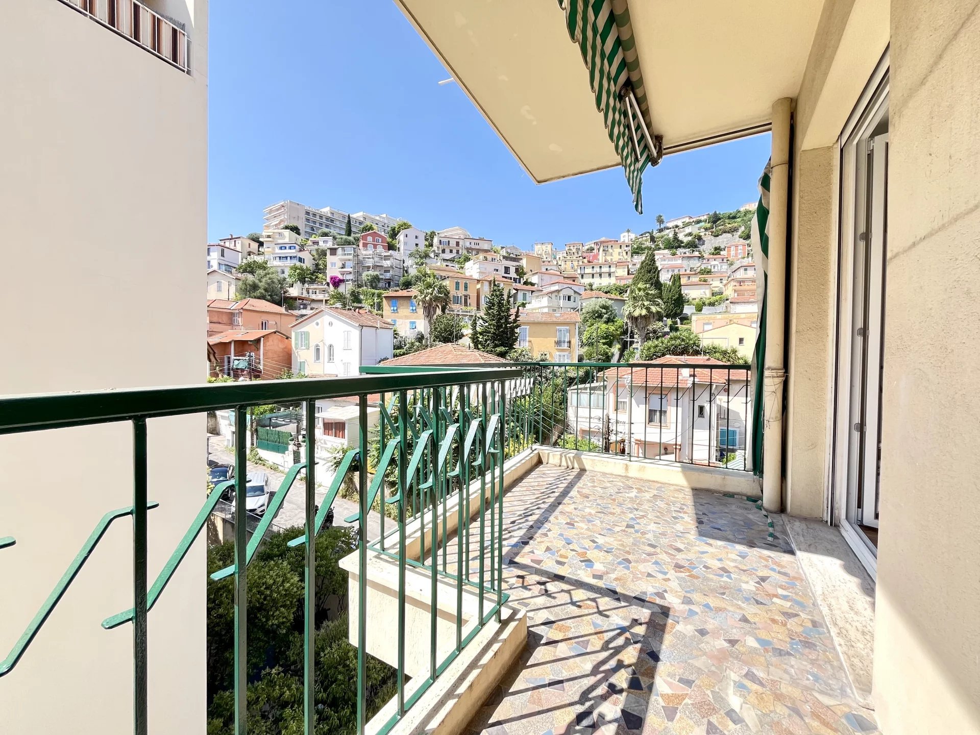 2 PIECES - CESSOLE - RENOVE - TERRASSE