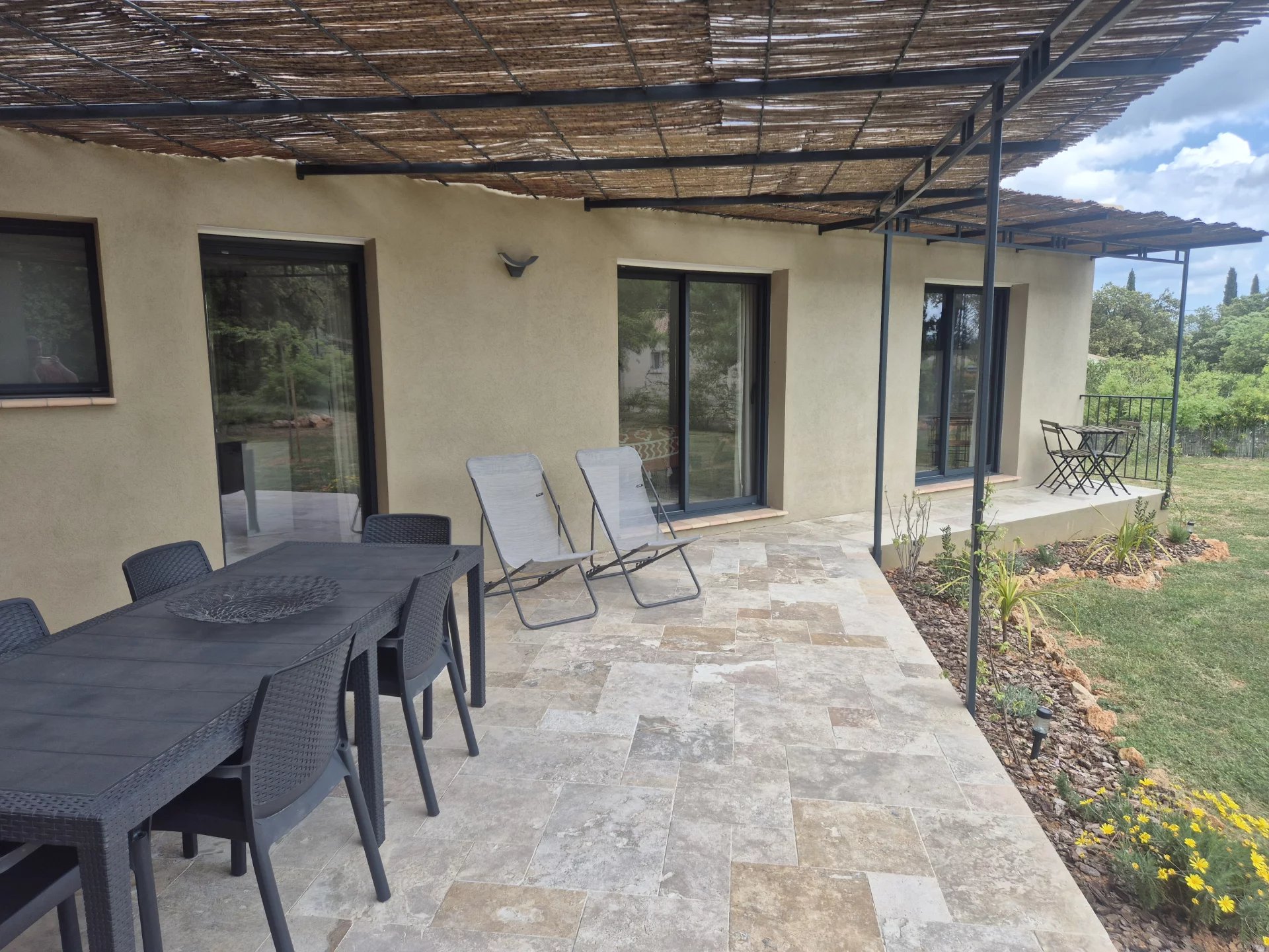 Villa and 4 gites in Cotignac, unique layout with pool house and pool