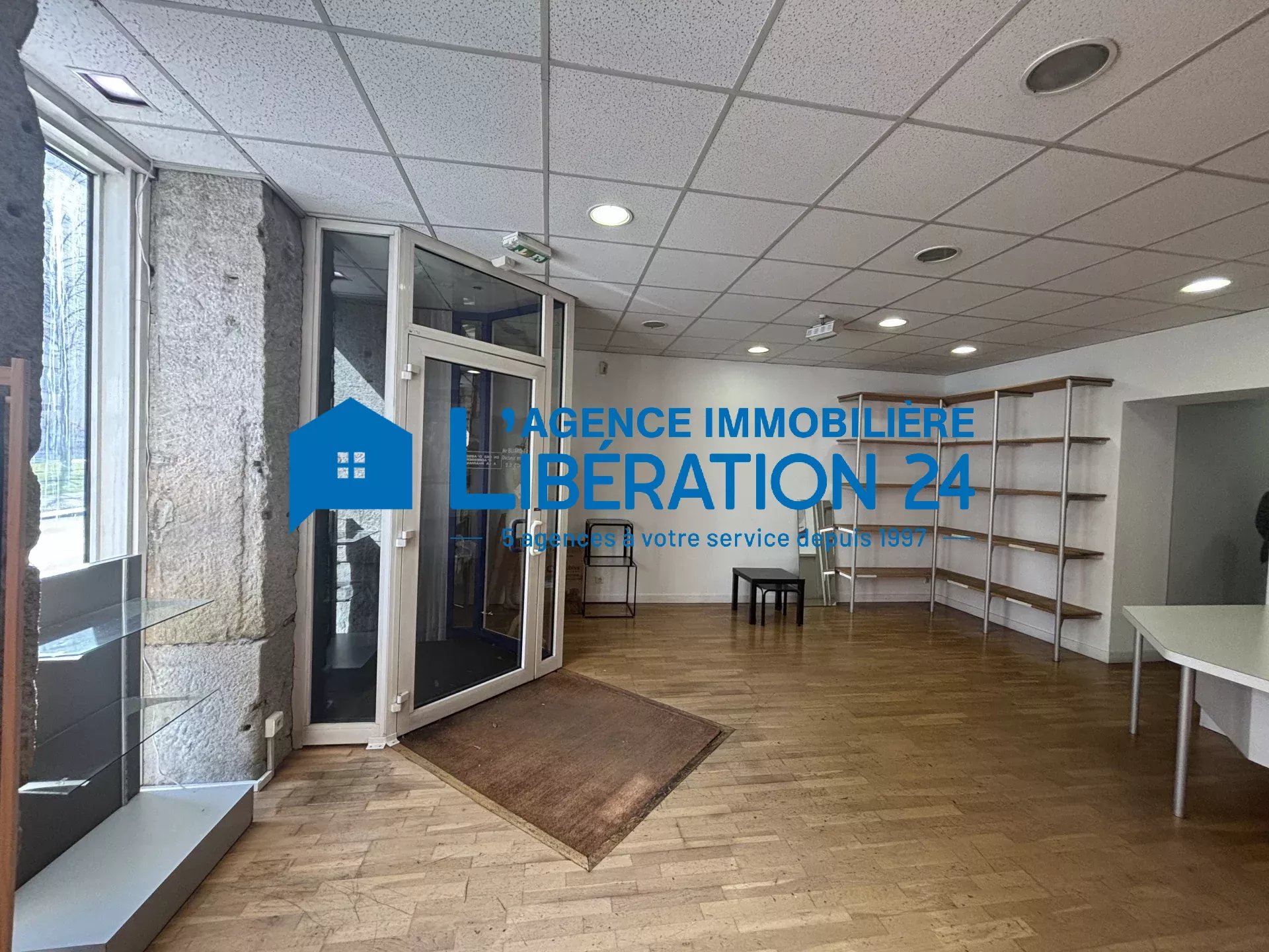 LOCAL COMMERCIAL 85 m²