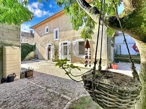Ravissante Villageoise, atelier, jardin