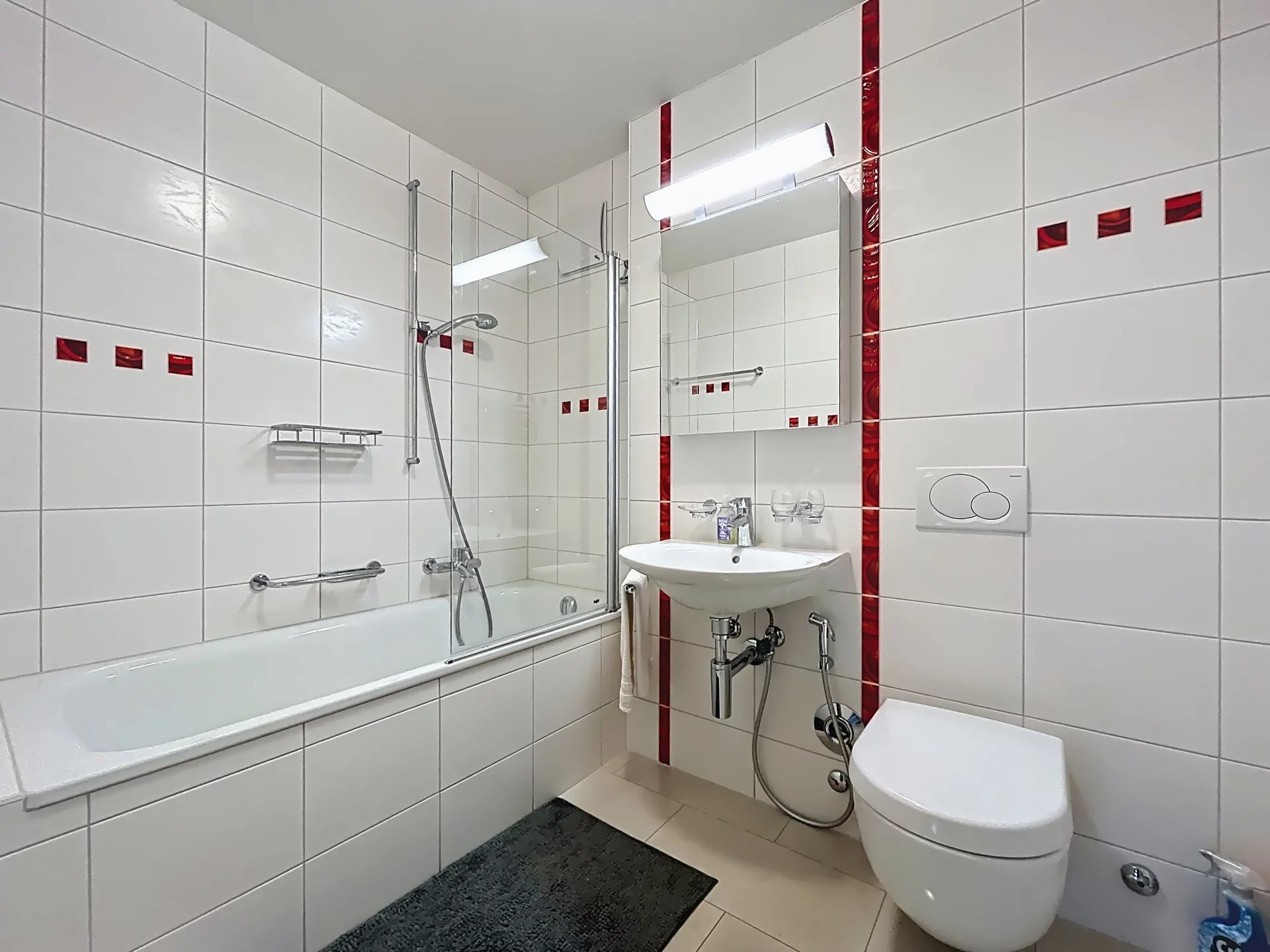 Spacieux 4.5 pièces dans résidence moderne avec balcon et terrasse