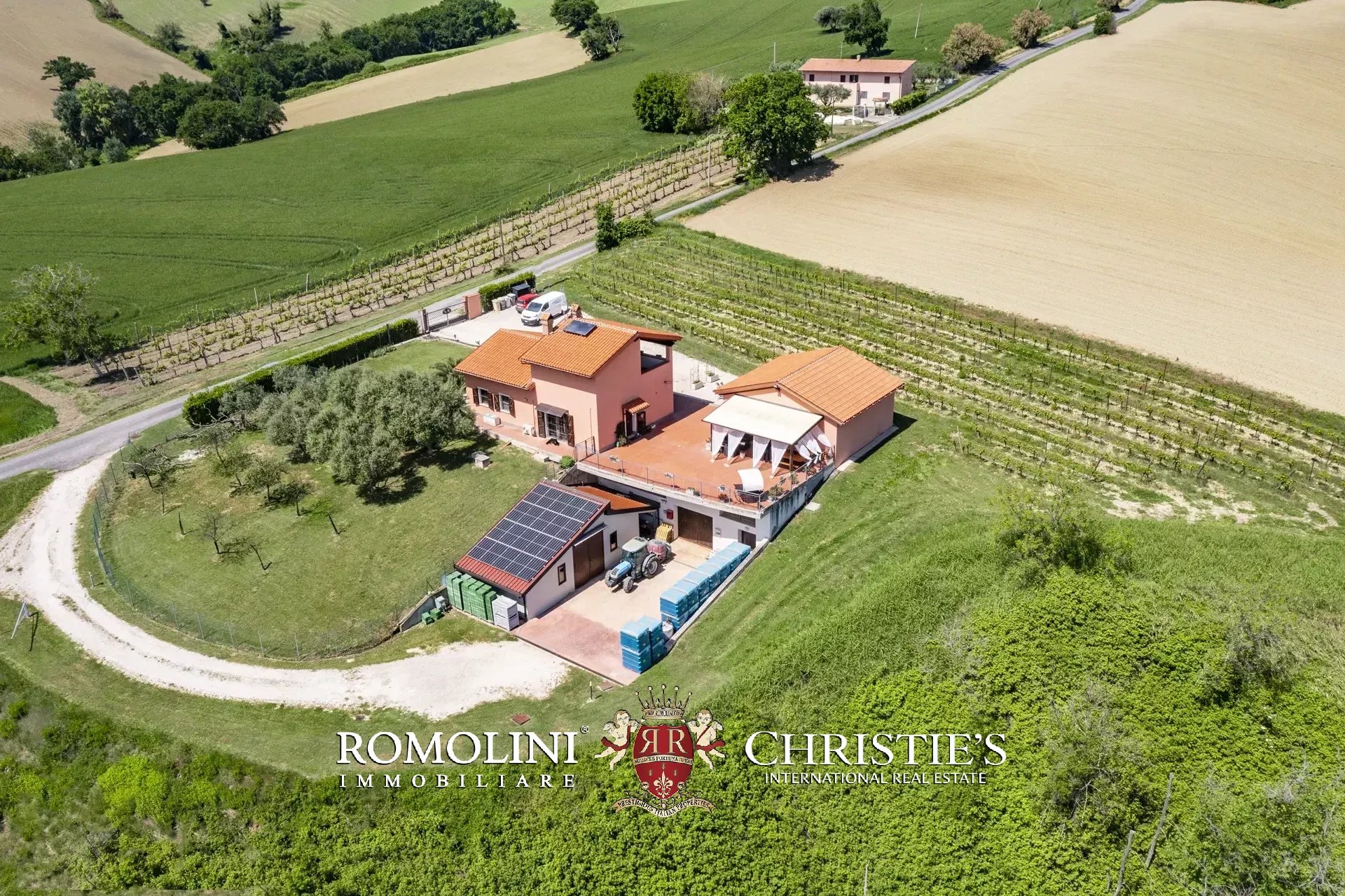 5 Bedroom Vineyard's Image 11