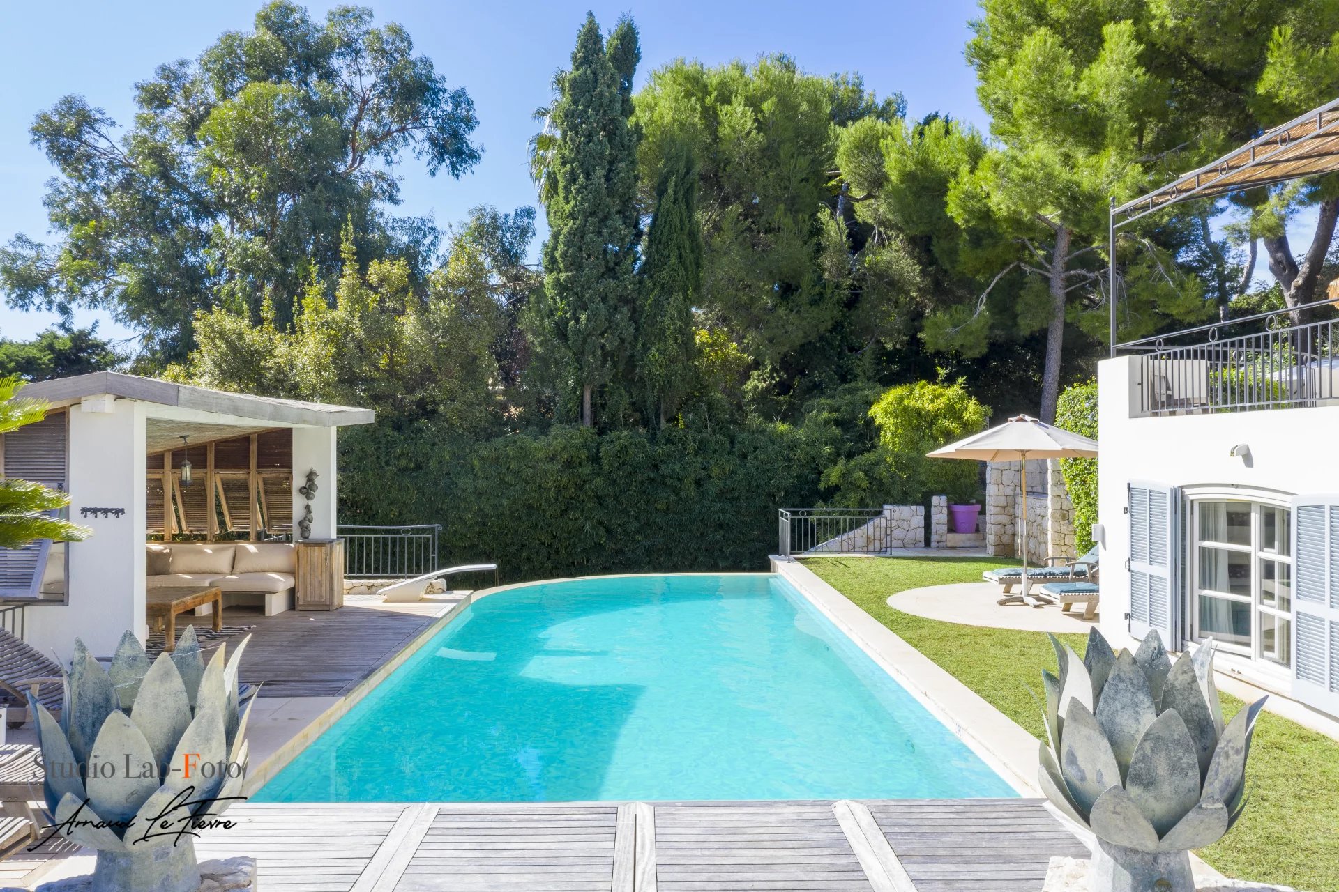 9 AV DE ROUAZE CAP ANTIBES DRONE IMMO IMMO  2019 SOTHEBY'S