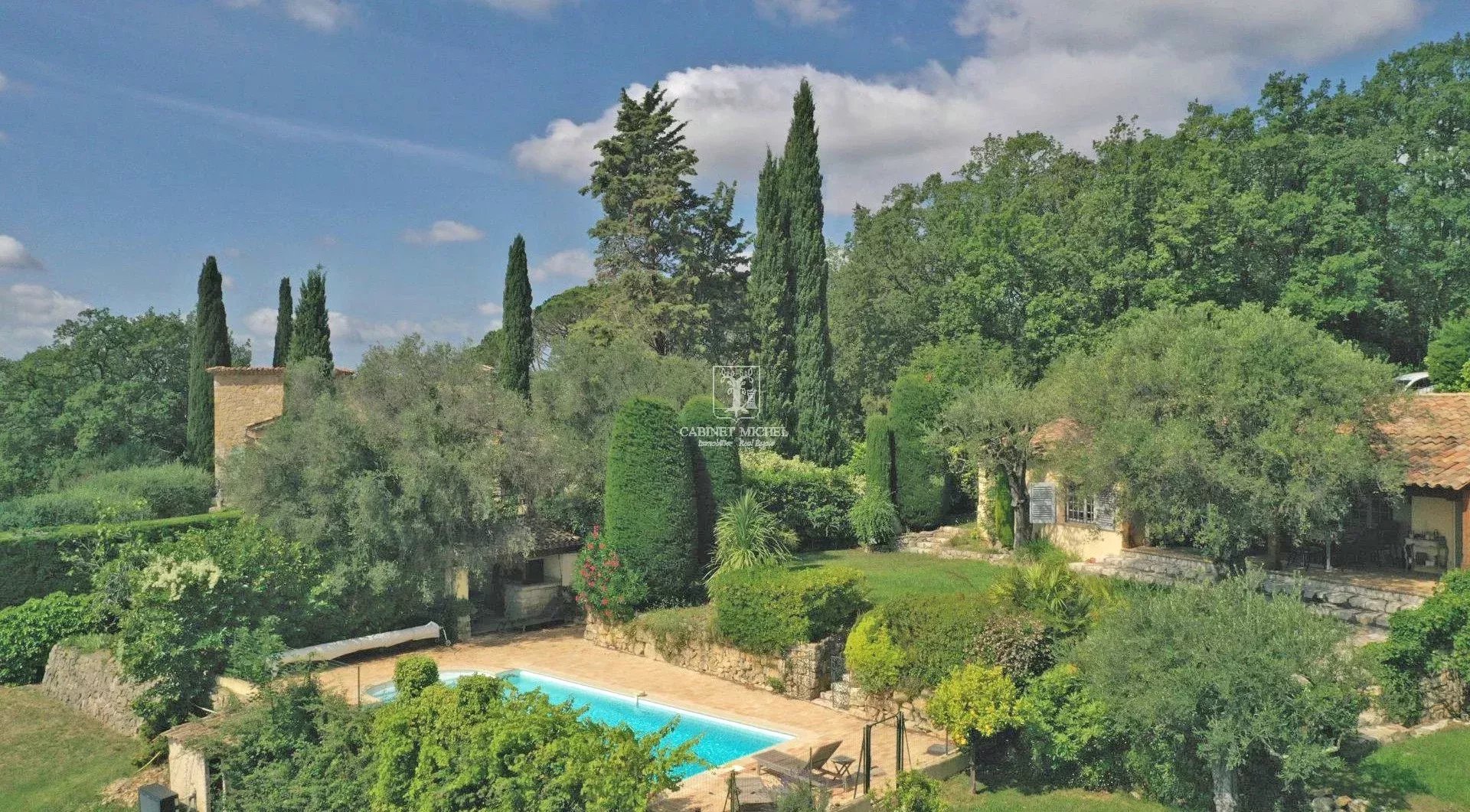 06650 LE ROURET VILLA