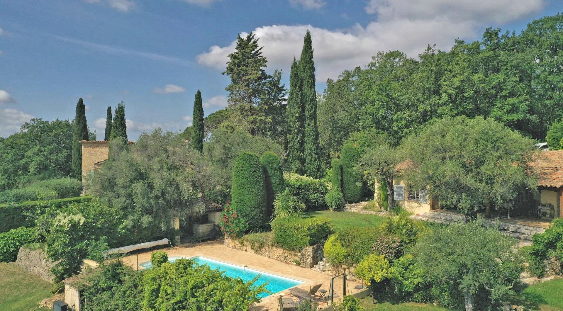 06650 LE ROURET VILLA