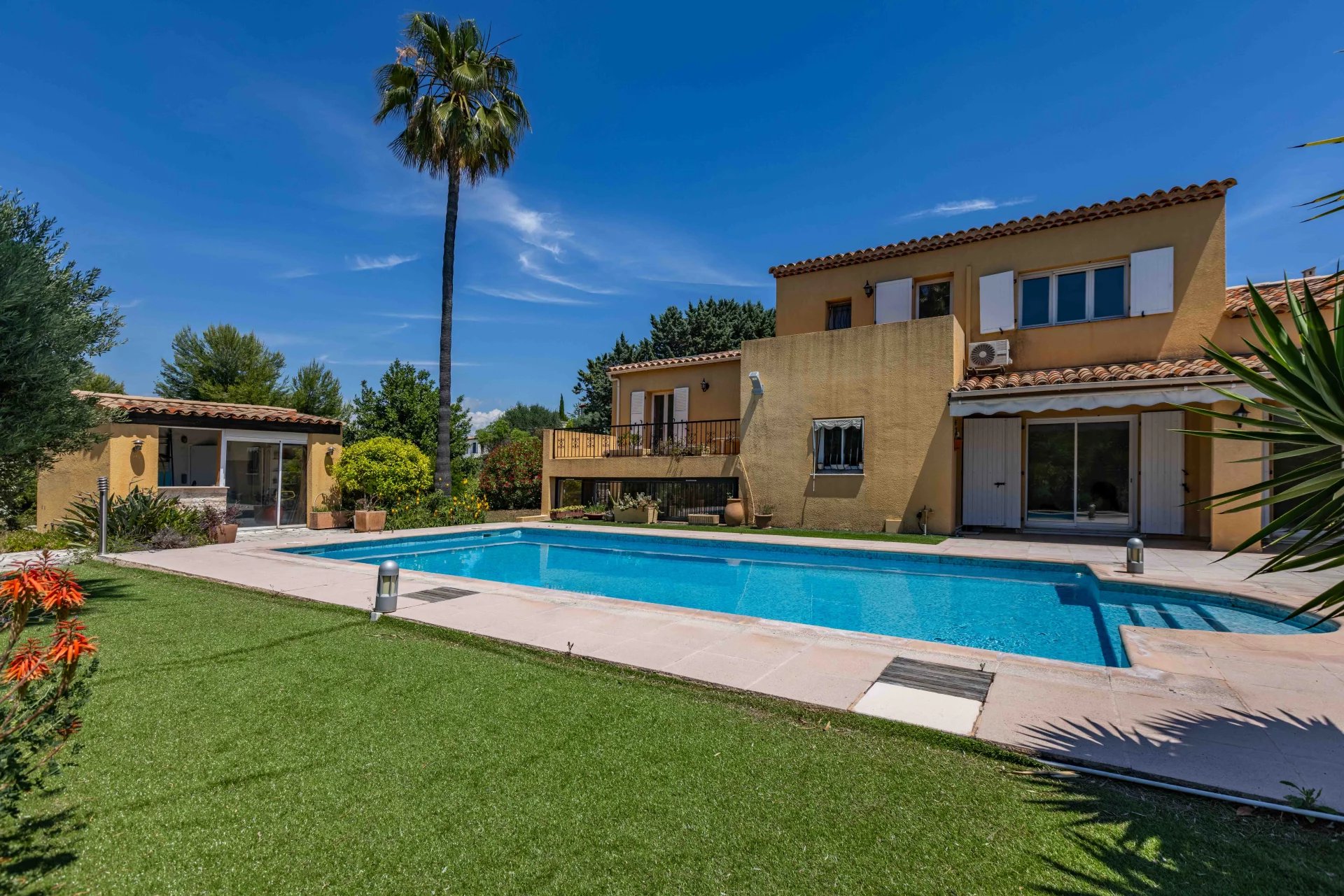 Villa 6/7 pièces - Saint-Laurent-du-Var / Montaleigne / piscine /