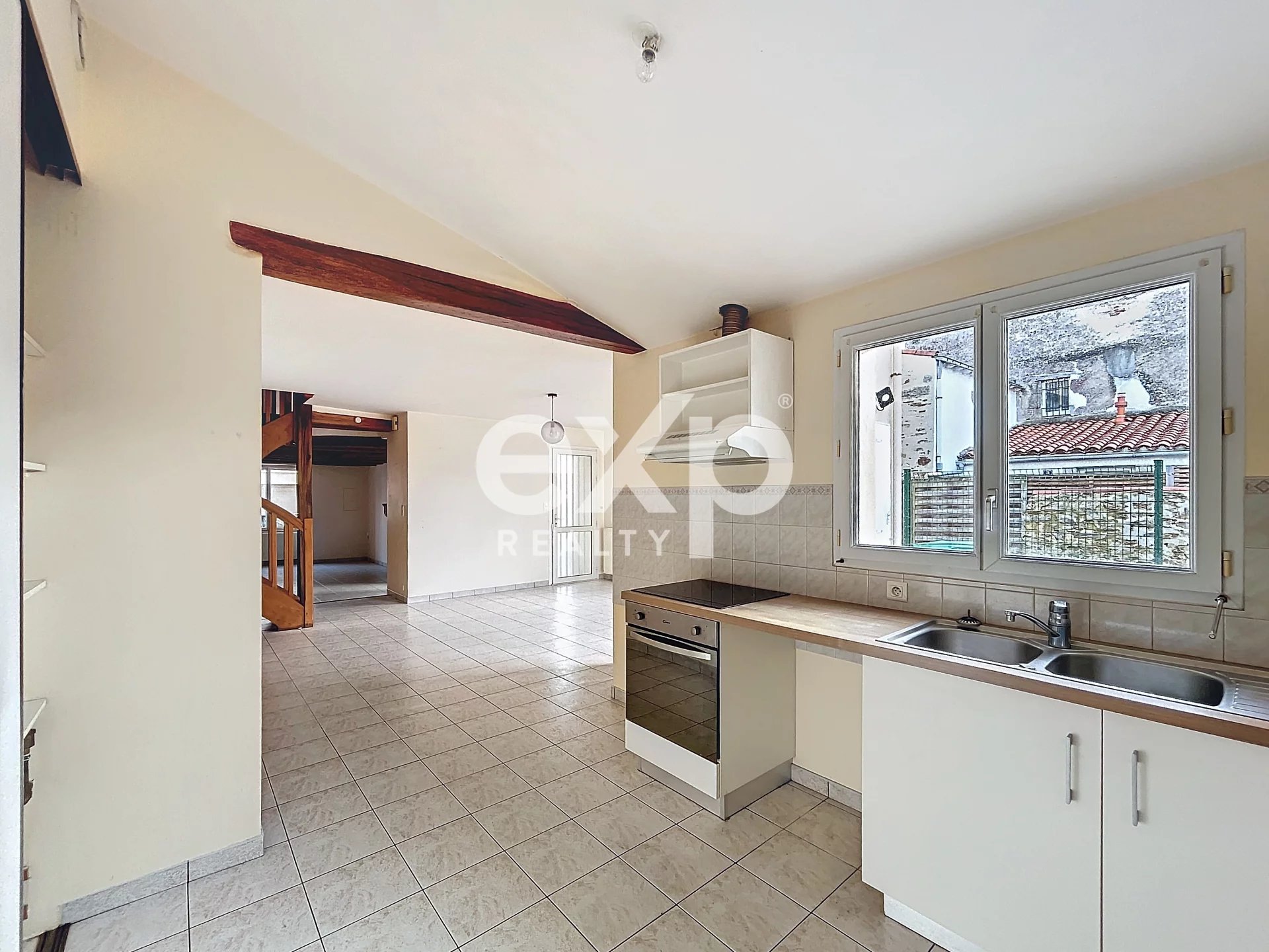 Maison- Apt au centre ville  d'env. 120 m2 env. et garage