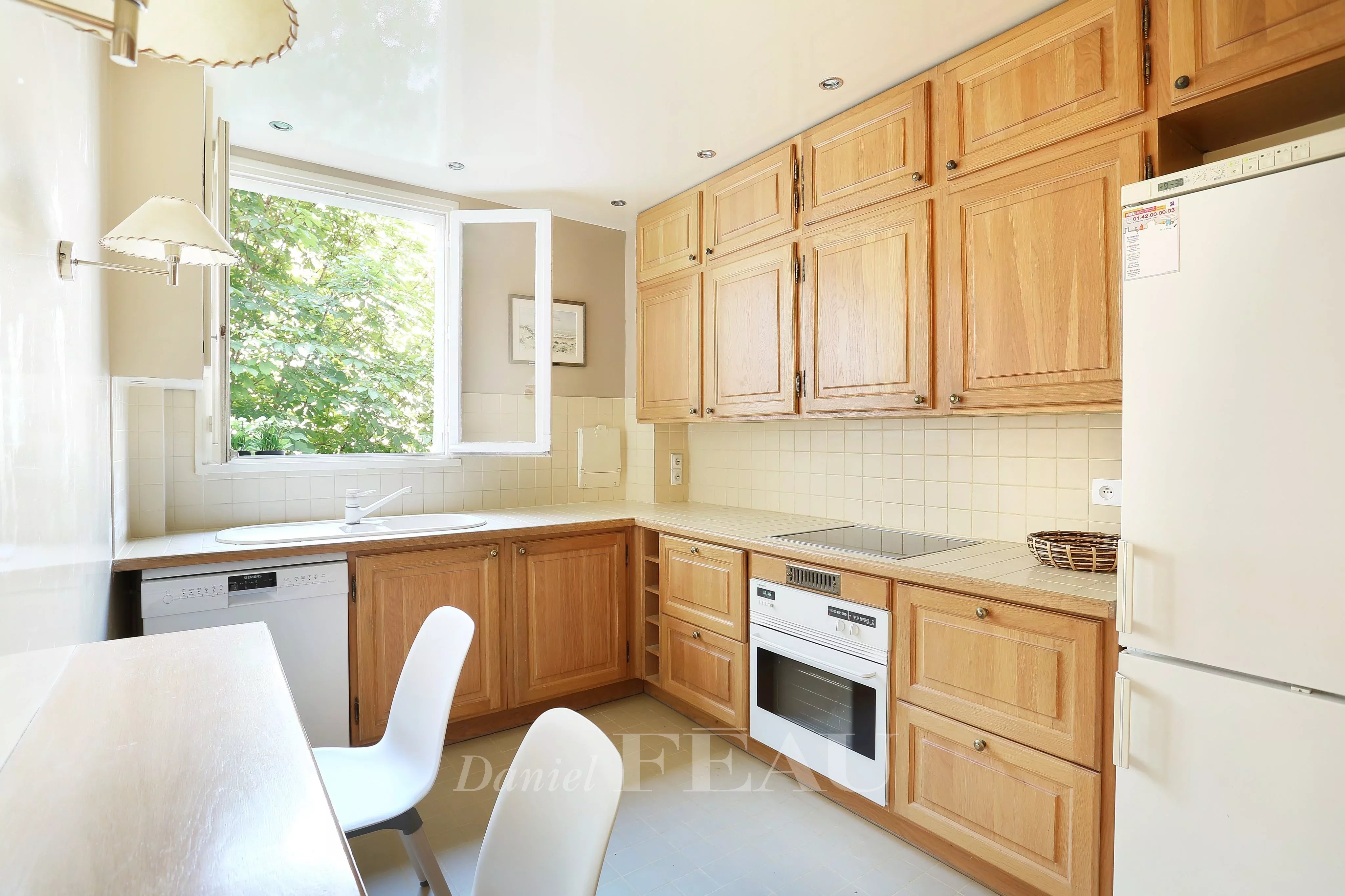 Kitchen Natural light Tile