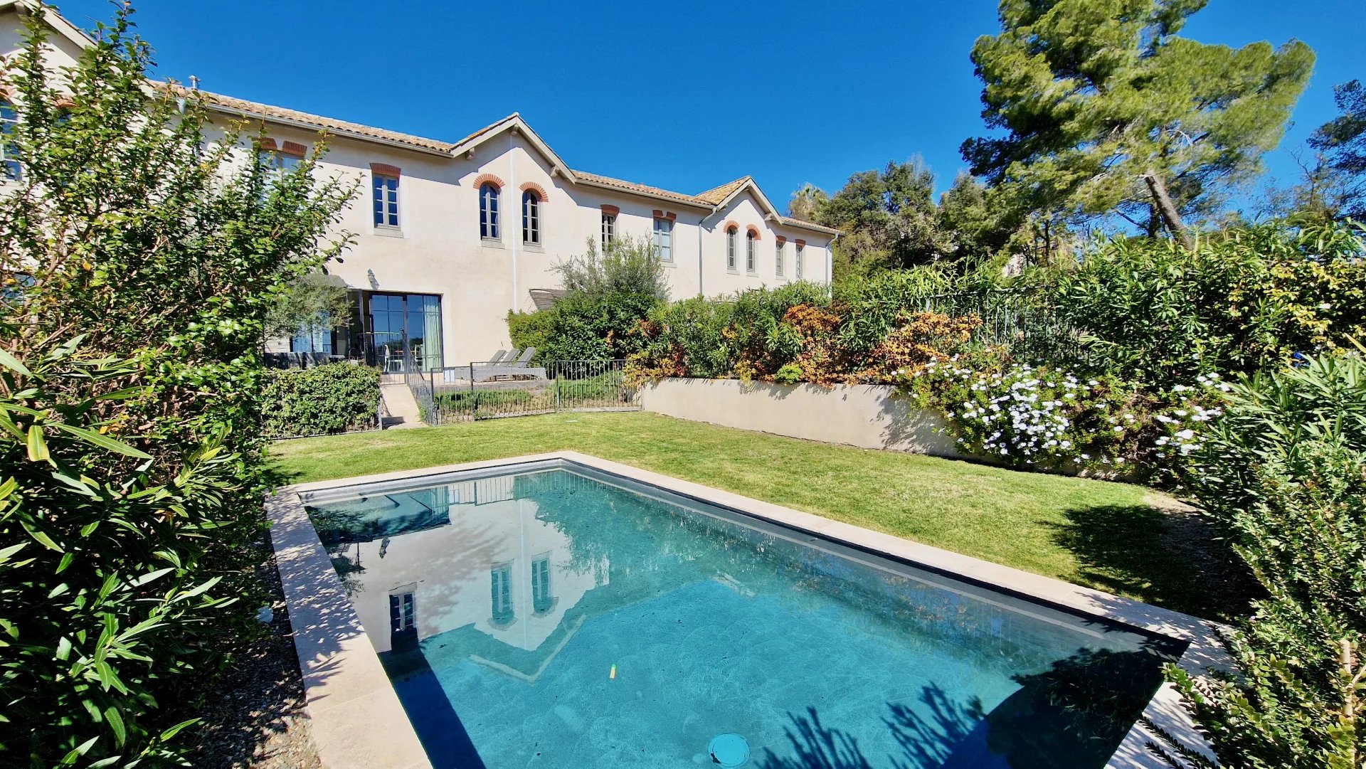 Agence immobilière de 