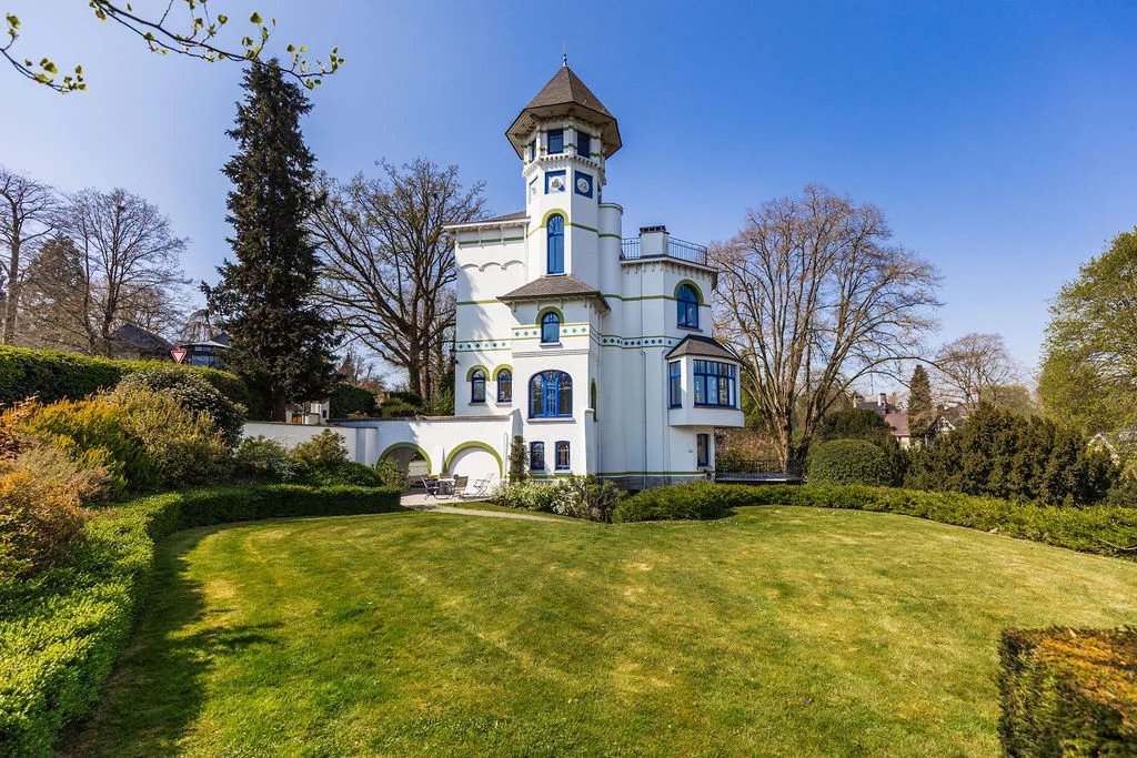 Genval – Villa Art nouveau sur 22 ares avec vues sur le lac
