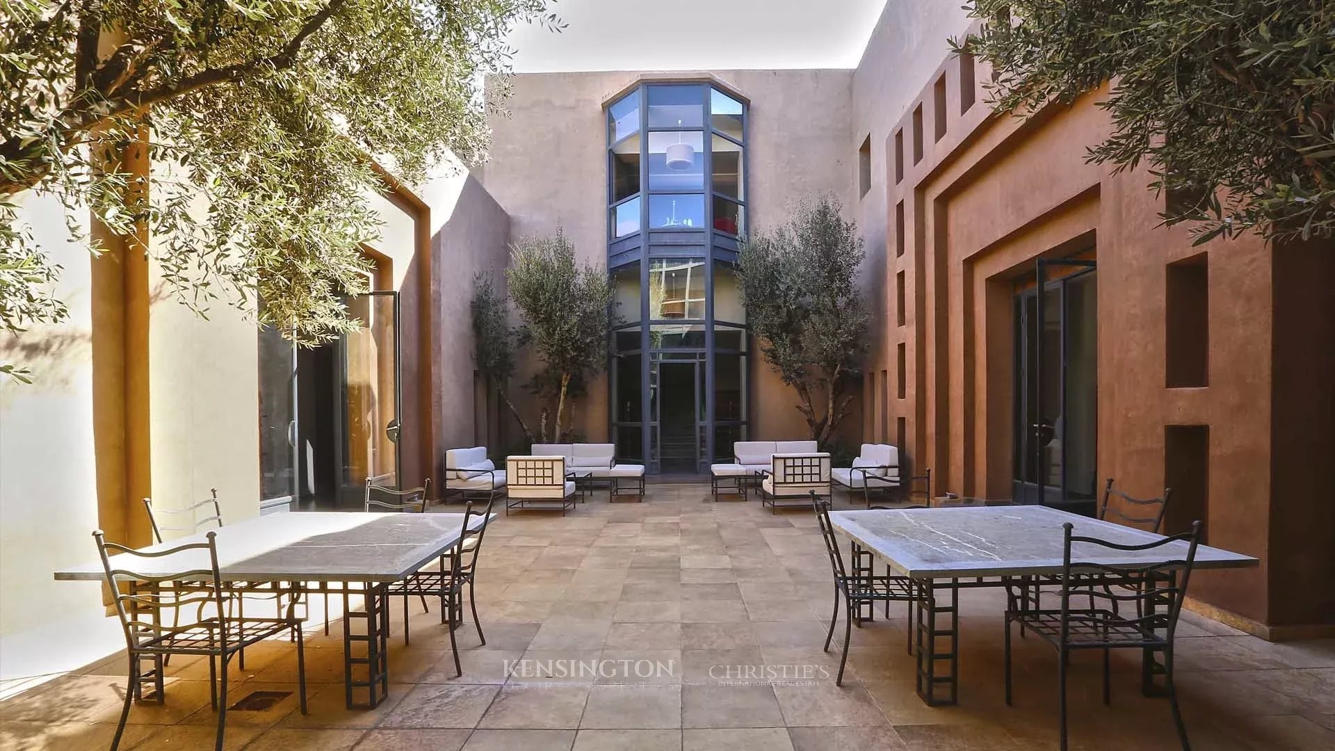 8 Bedroom Villa/Townhouse's Image 7
