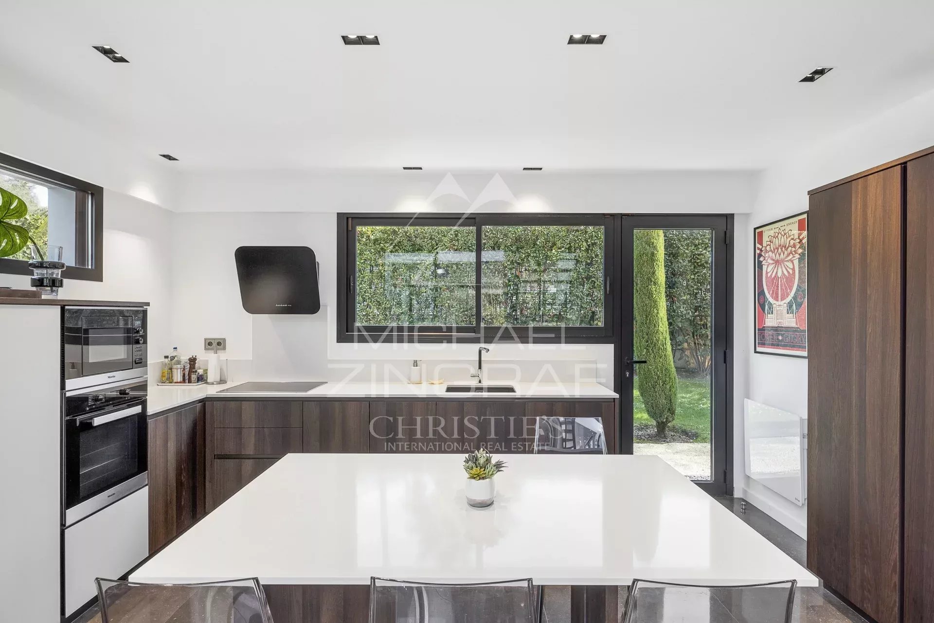 5 Bedroom Villa/Townhouse's Image 5