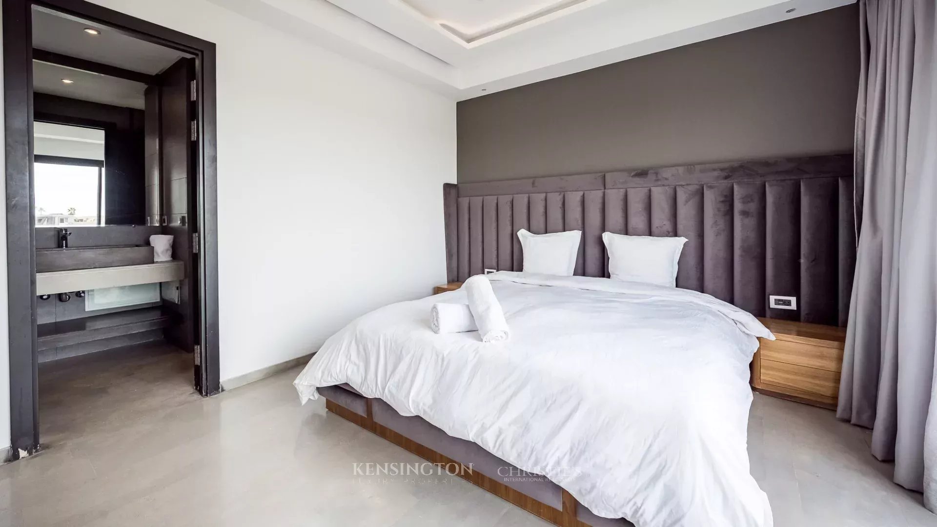 6 Bedroom Villa/Townhouse's Image 44
