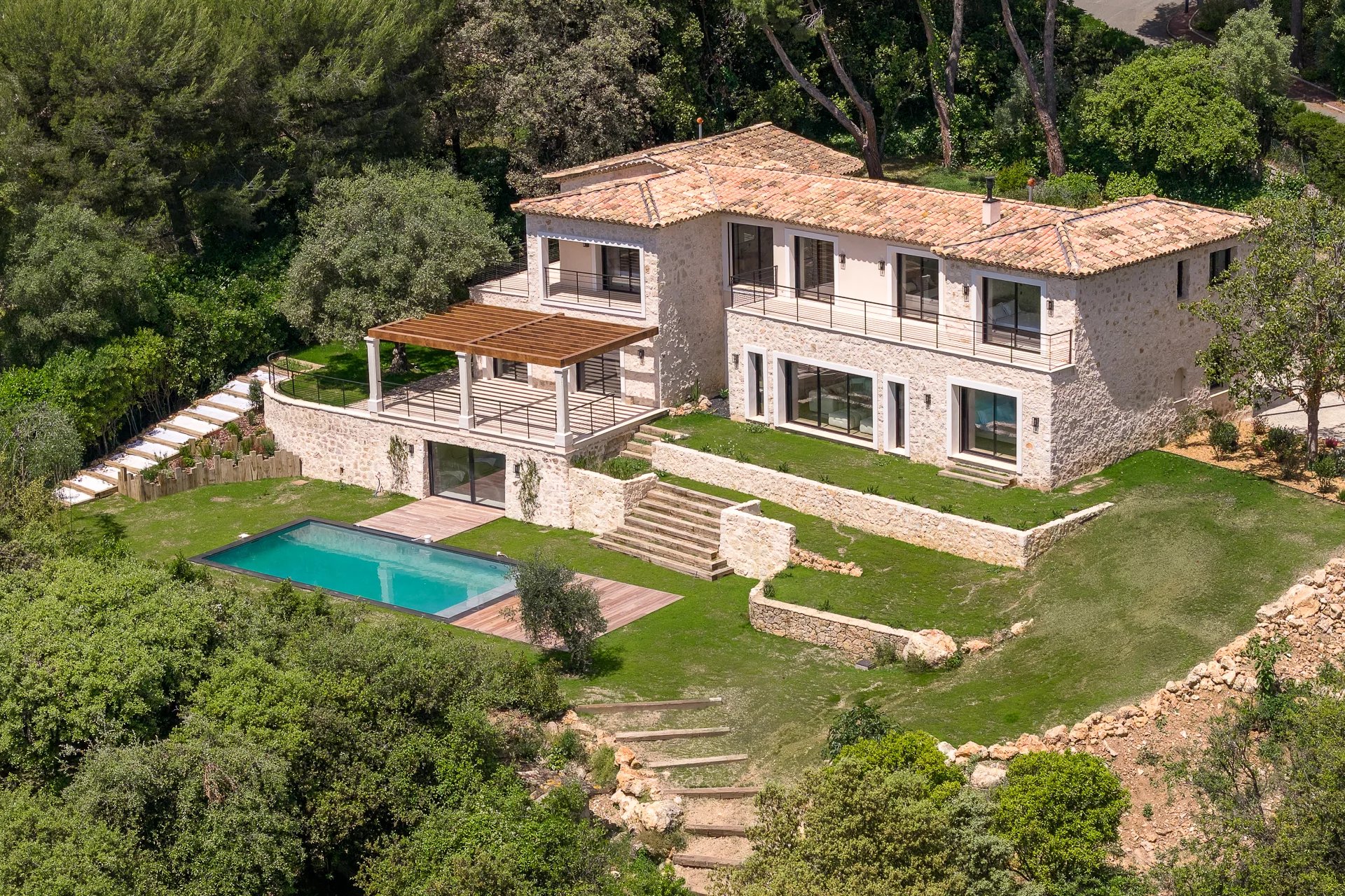 Renovated Provencal house with panoramic sea and village view