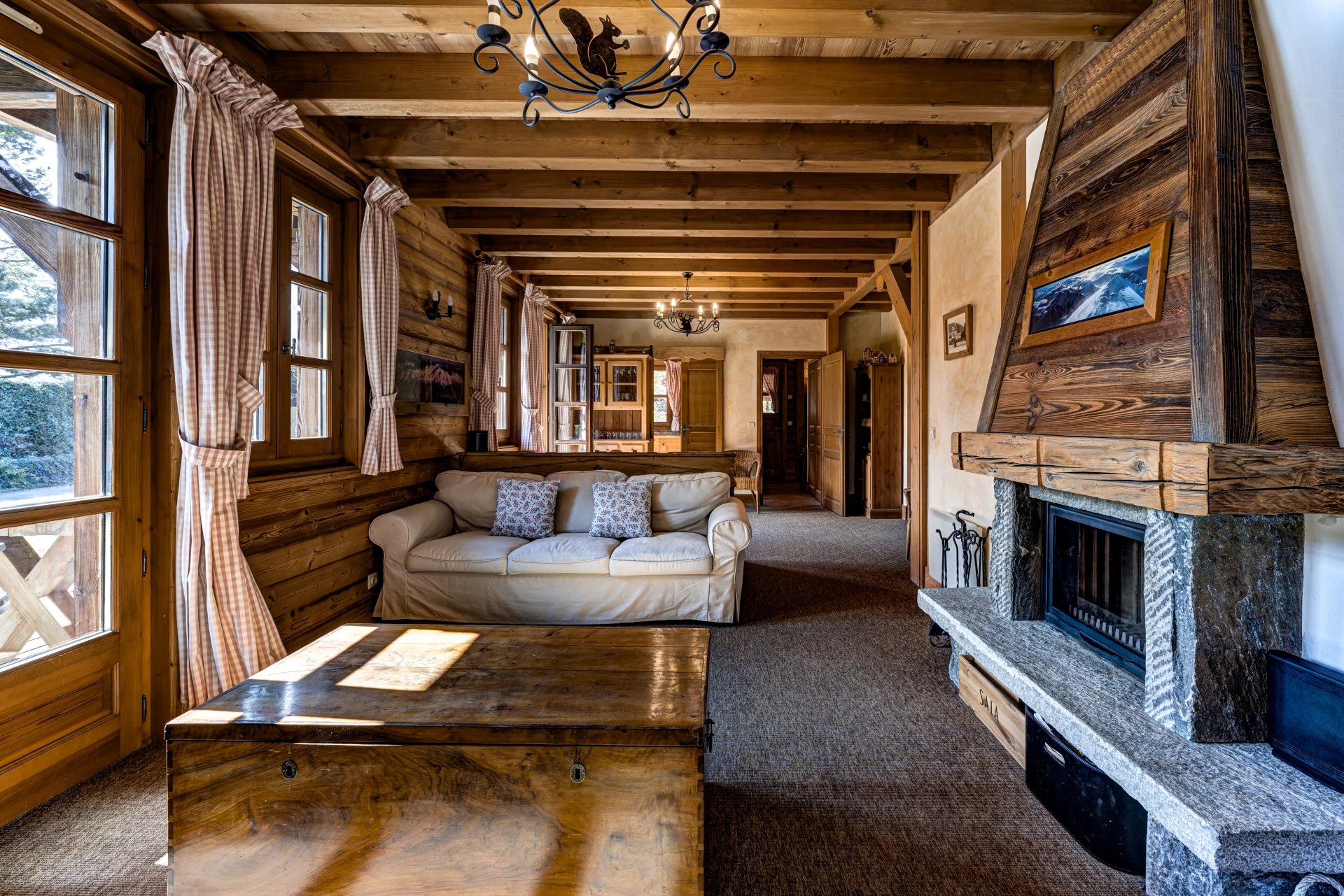 Photo of CHAMONIX - Classic alpine chalet with 6 bedrooms in Les Tines