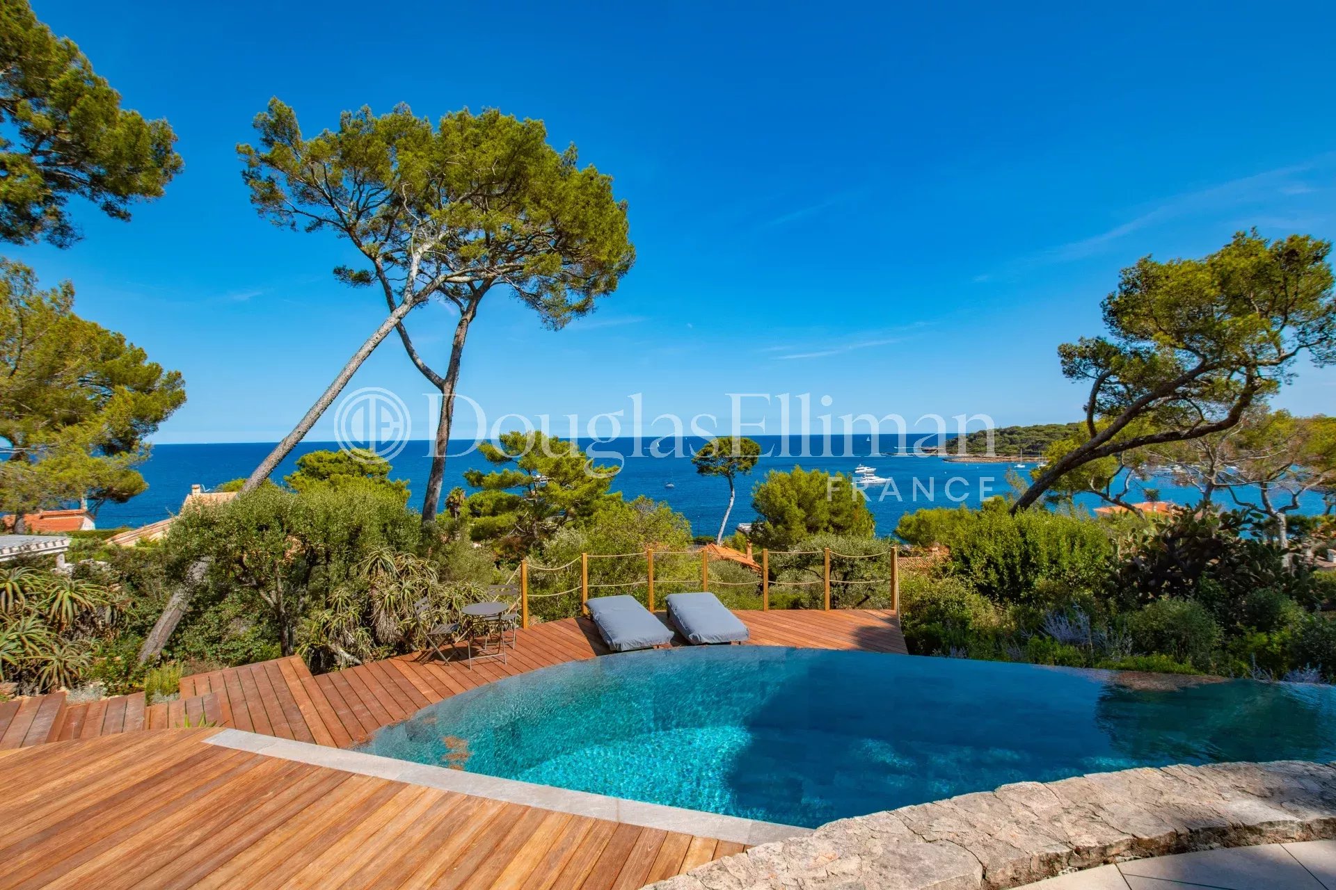 CAP D&rsquo;ANTIBES – Bastide vue mer proche Garoupe - Image nᵒ3