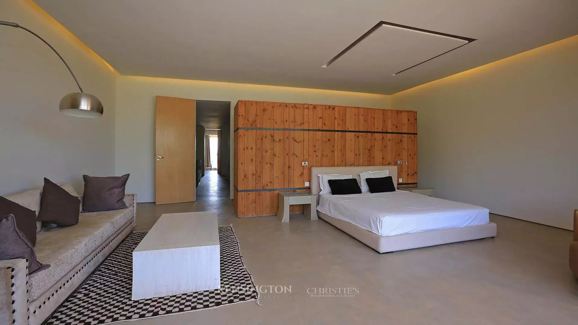 6 Bedroom Villa/Townhouse's Image 32
