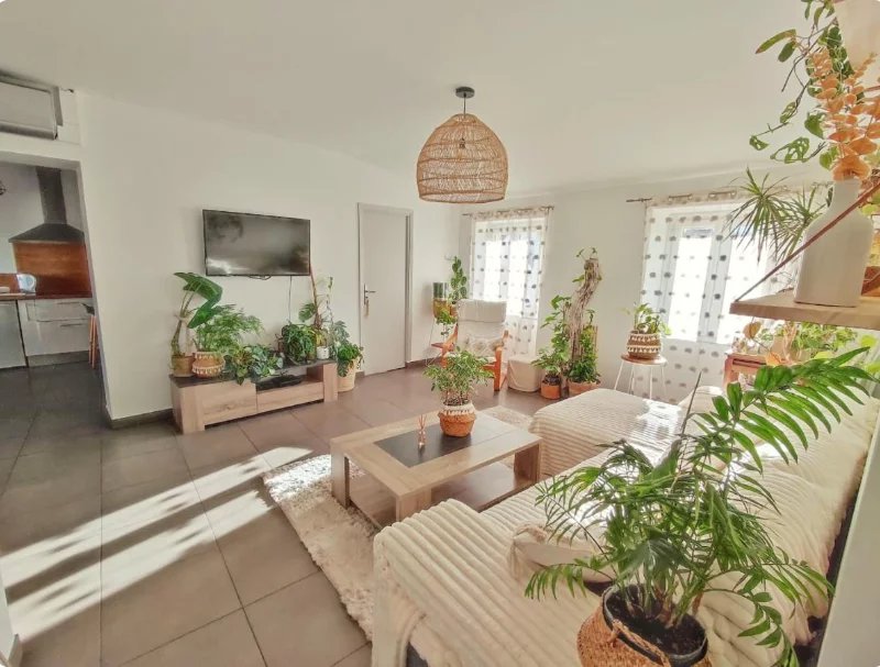 4-ROOM APARTMENT