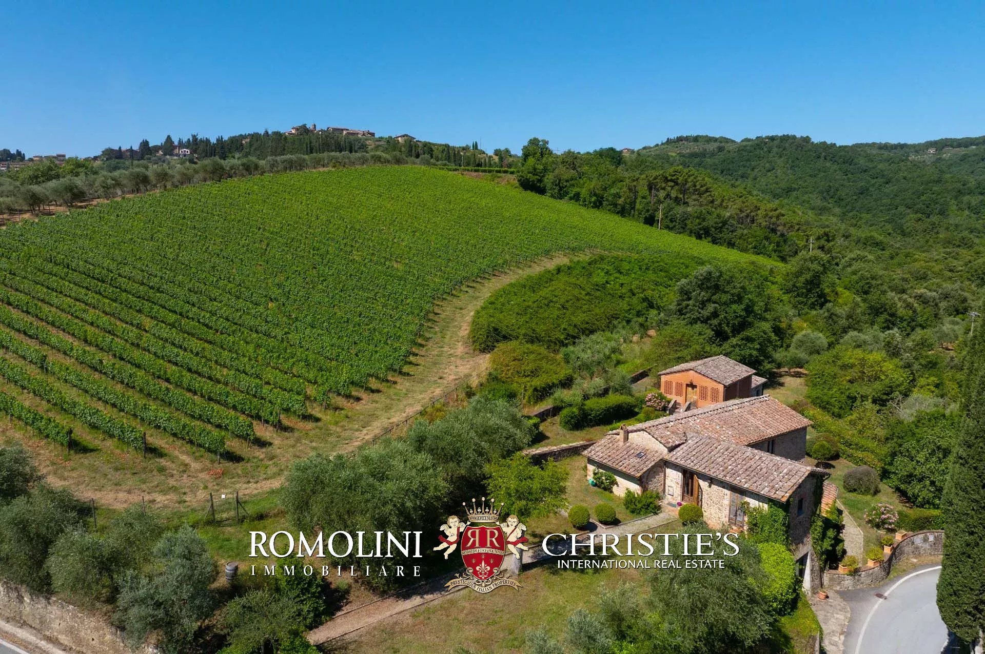 33 Bedroom Vineyard's Image 6
