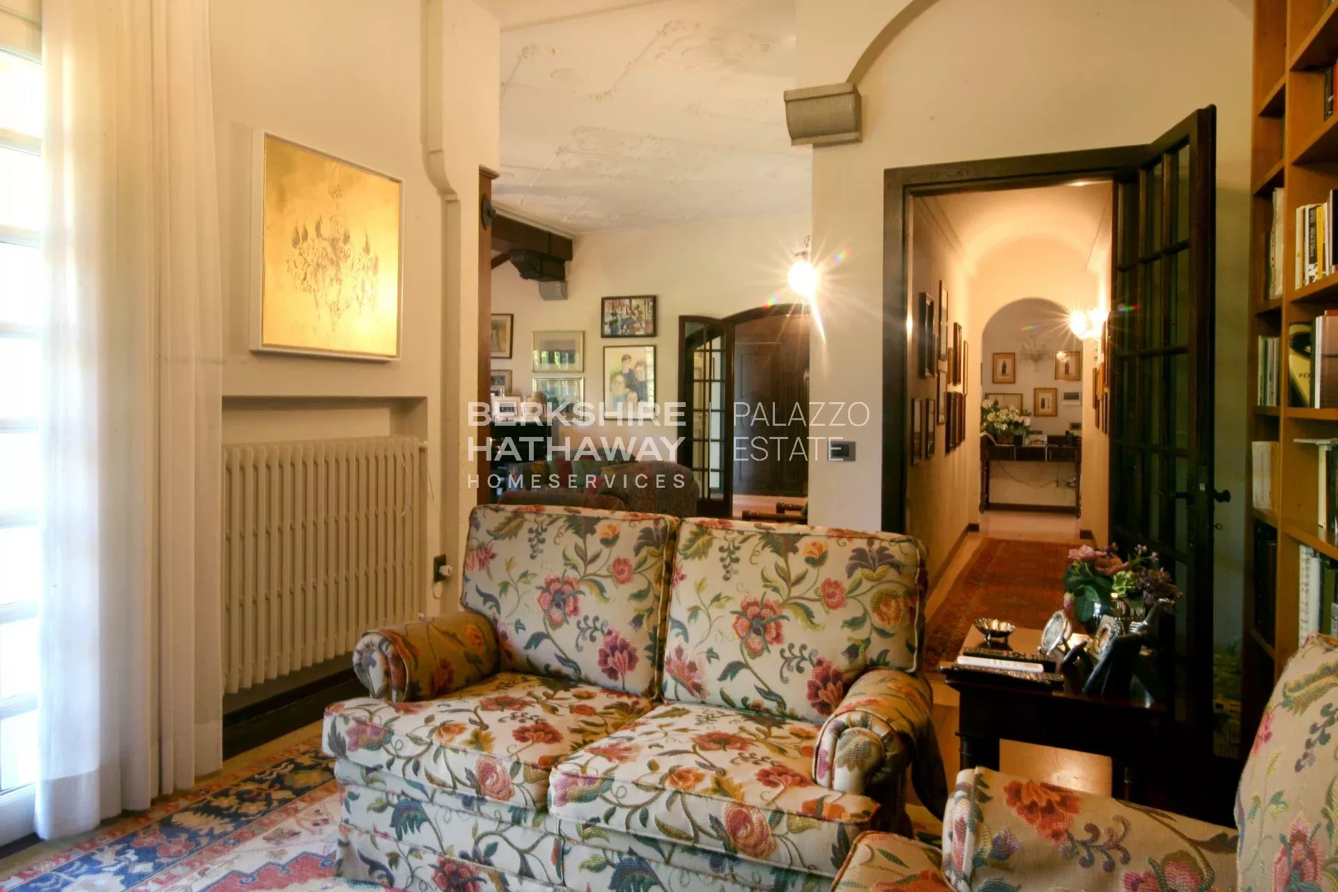 Magnificent detached villa with a large garden, minutes from the sea and Pietrasanta