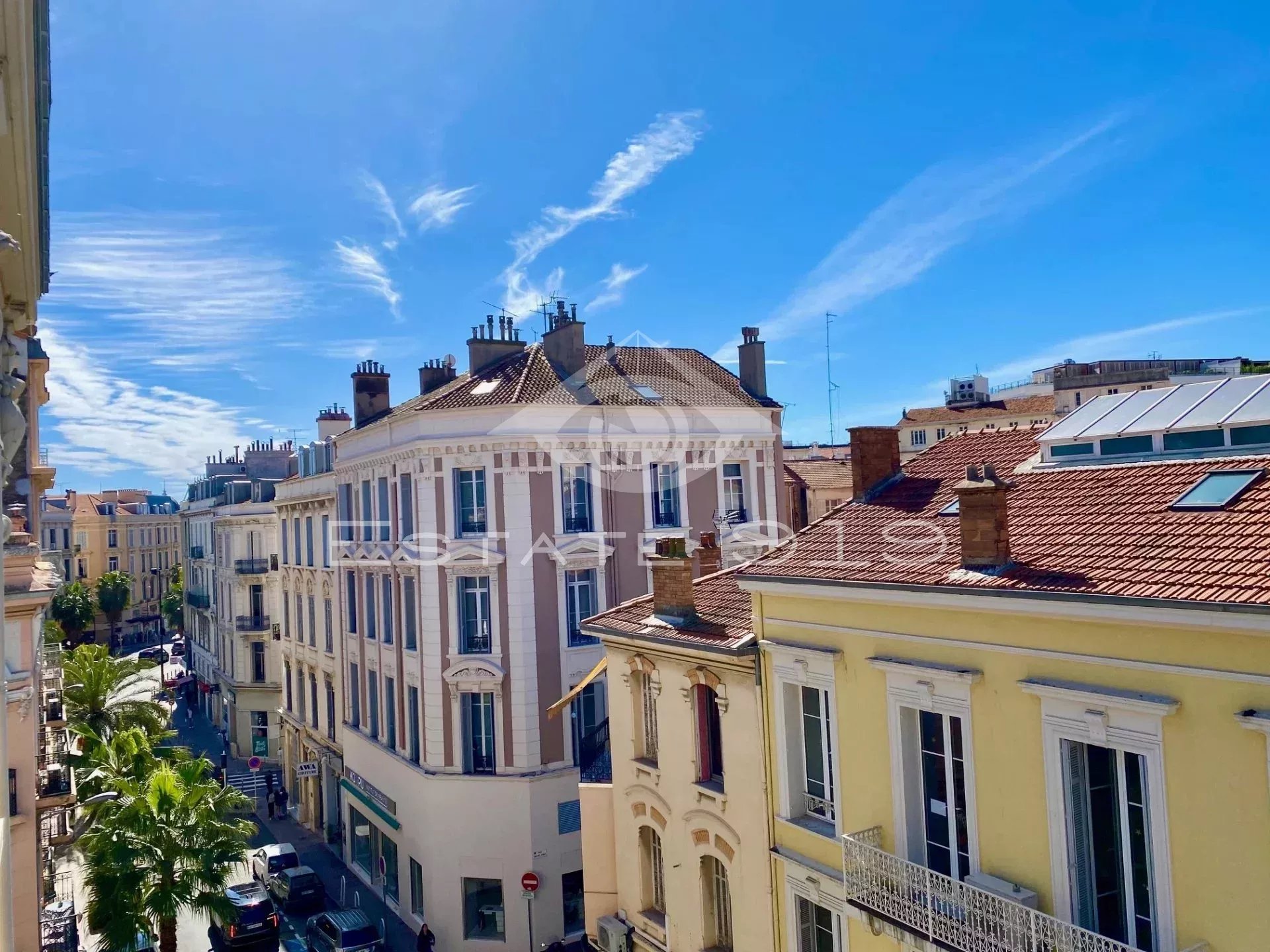 Agence immobilière de 