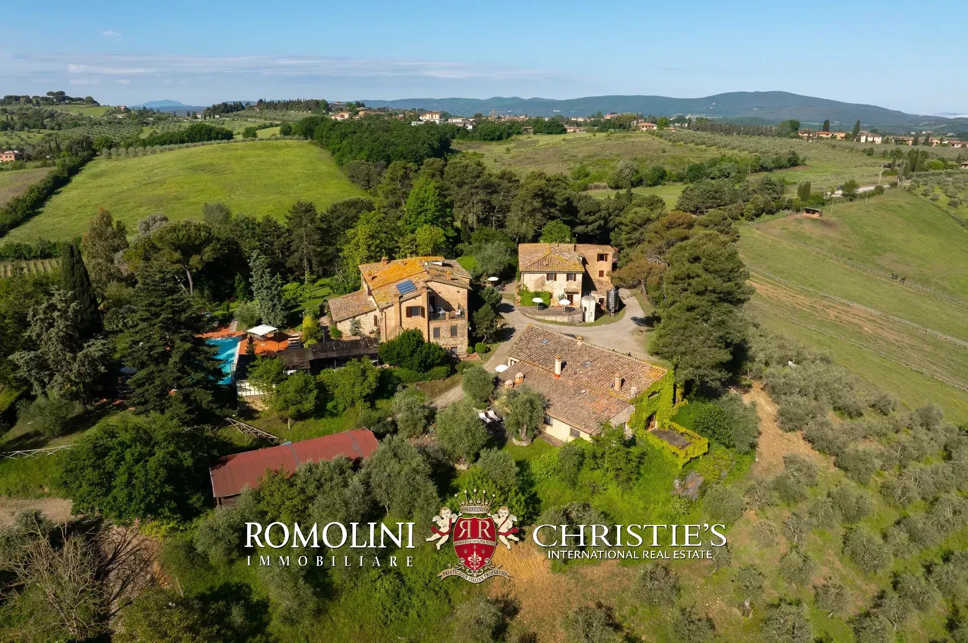 18 Bedroom Vineyard's Image 4