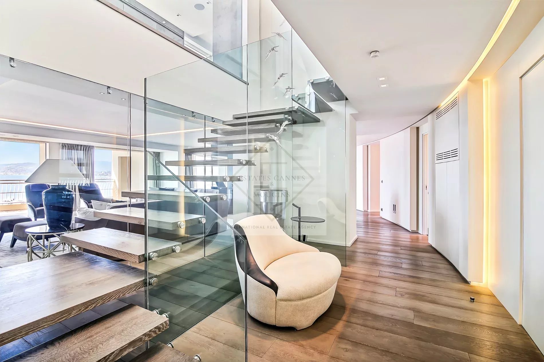 CANNES CROISETTE – PENTHOUSE D'EXCEPTION AVEC VUE MER PANORAMIQUE — photo 2