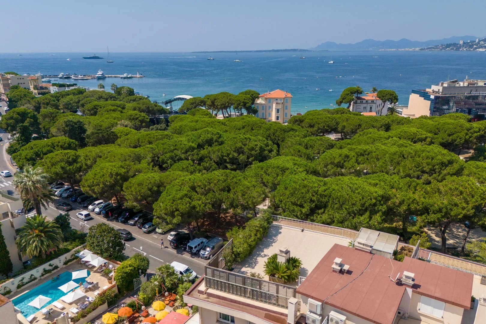 JUAN LES PINS / PANORAMIC SEA VIEW