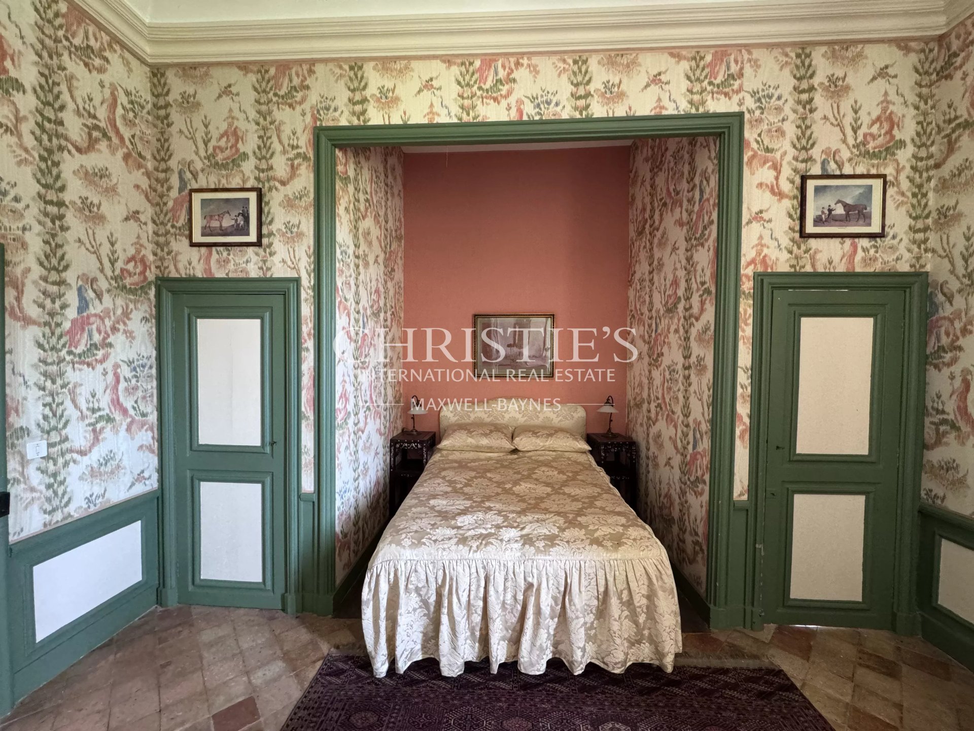 9 Bedroom Chateau's Image 22