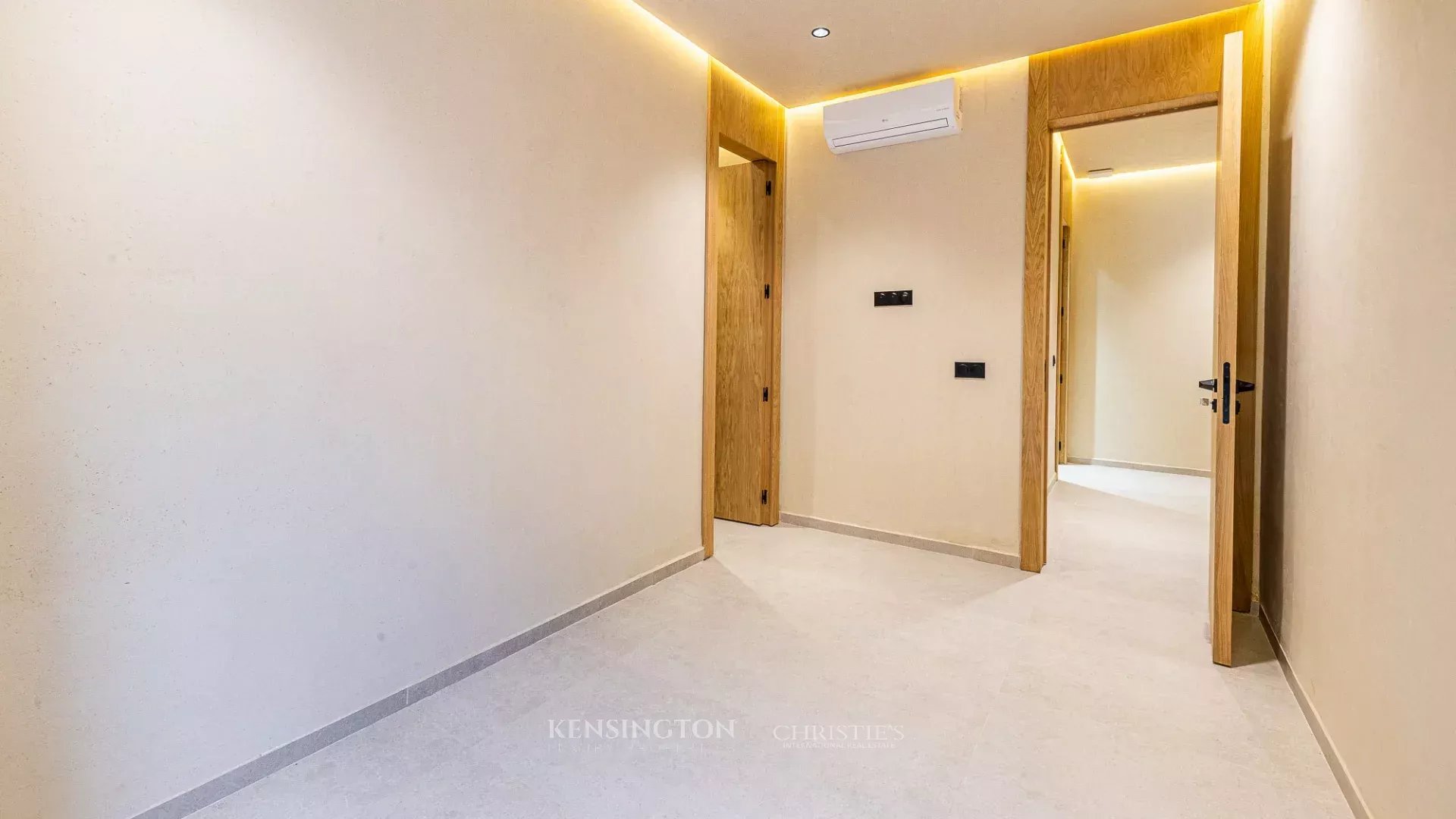 5 Bedroom Villa/Townhouse's Image 40