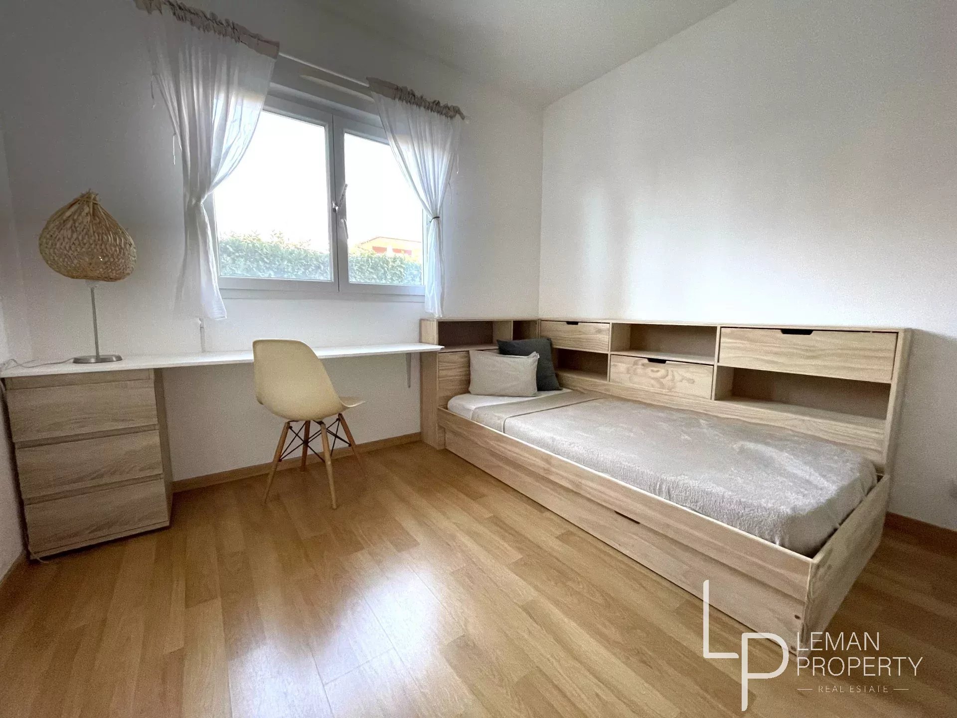  disponible à la vente à 