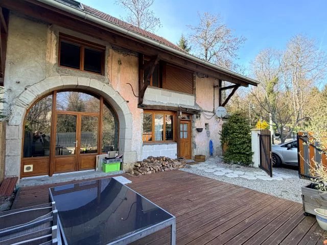 Corps de ferme avec beaucoup de cachet