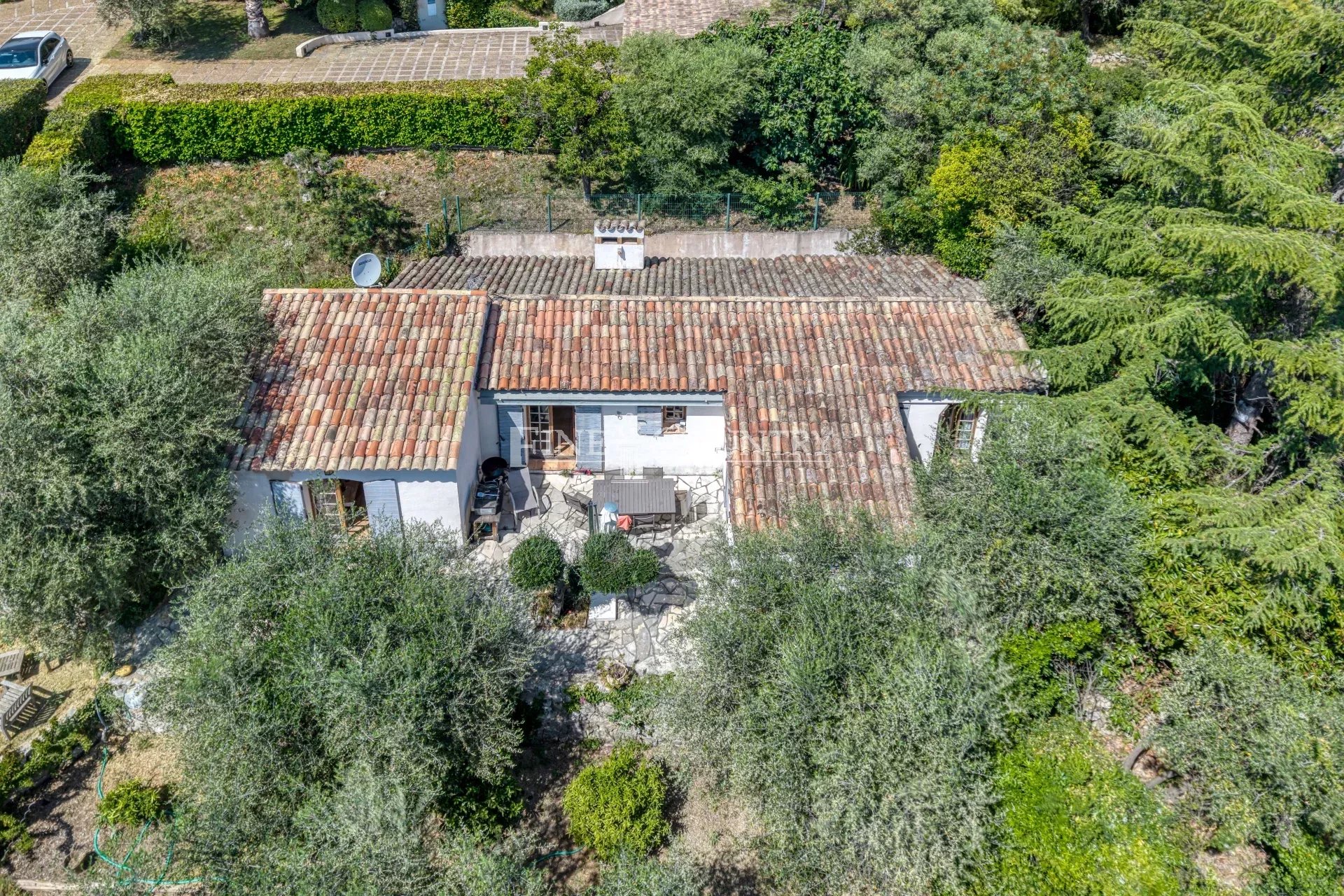 Photo of Estate for sale in Saint-Cezaire-sur-Siagne