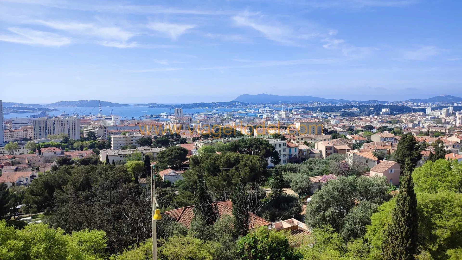 Ref.! 9774 - LIFE ANNUITY - TOULON (83) - Occupied 4-room apartment