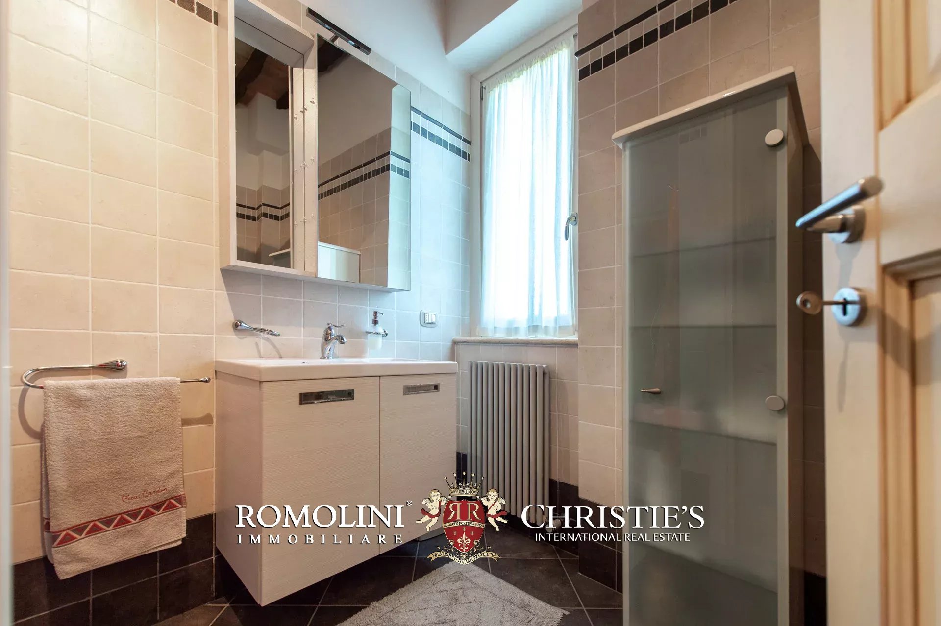 10 Bedroom Villa/Townhouse's Image 91