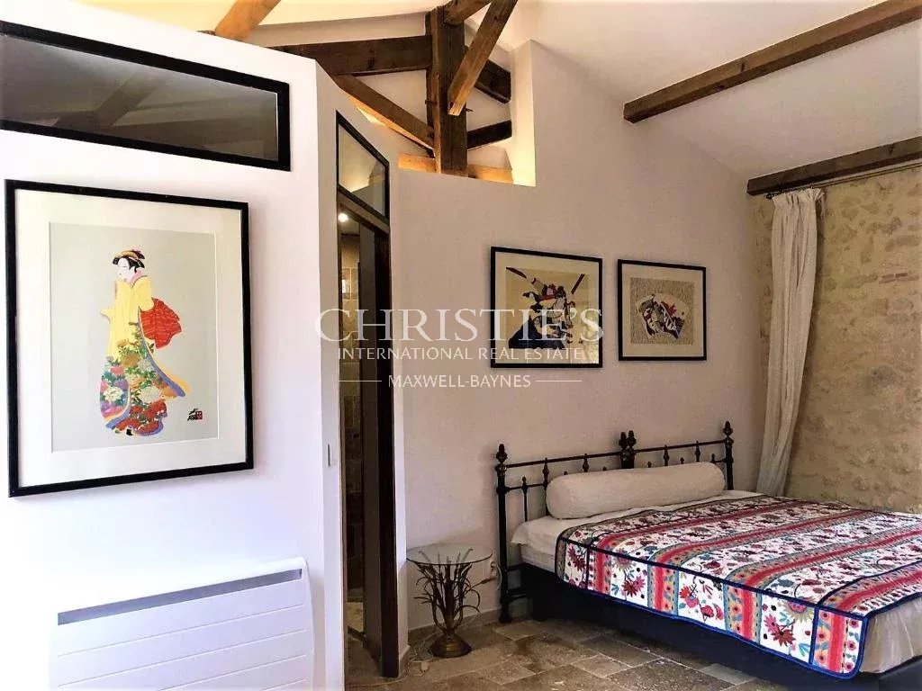 7 Bedroom Vineyard's Image 9
