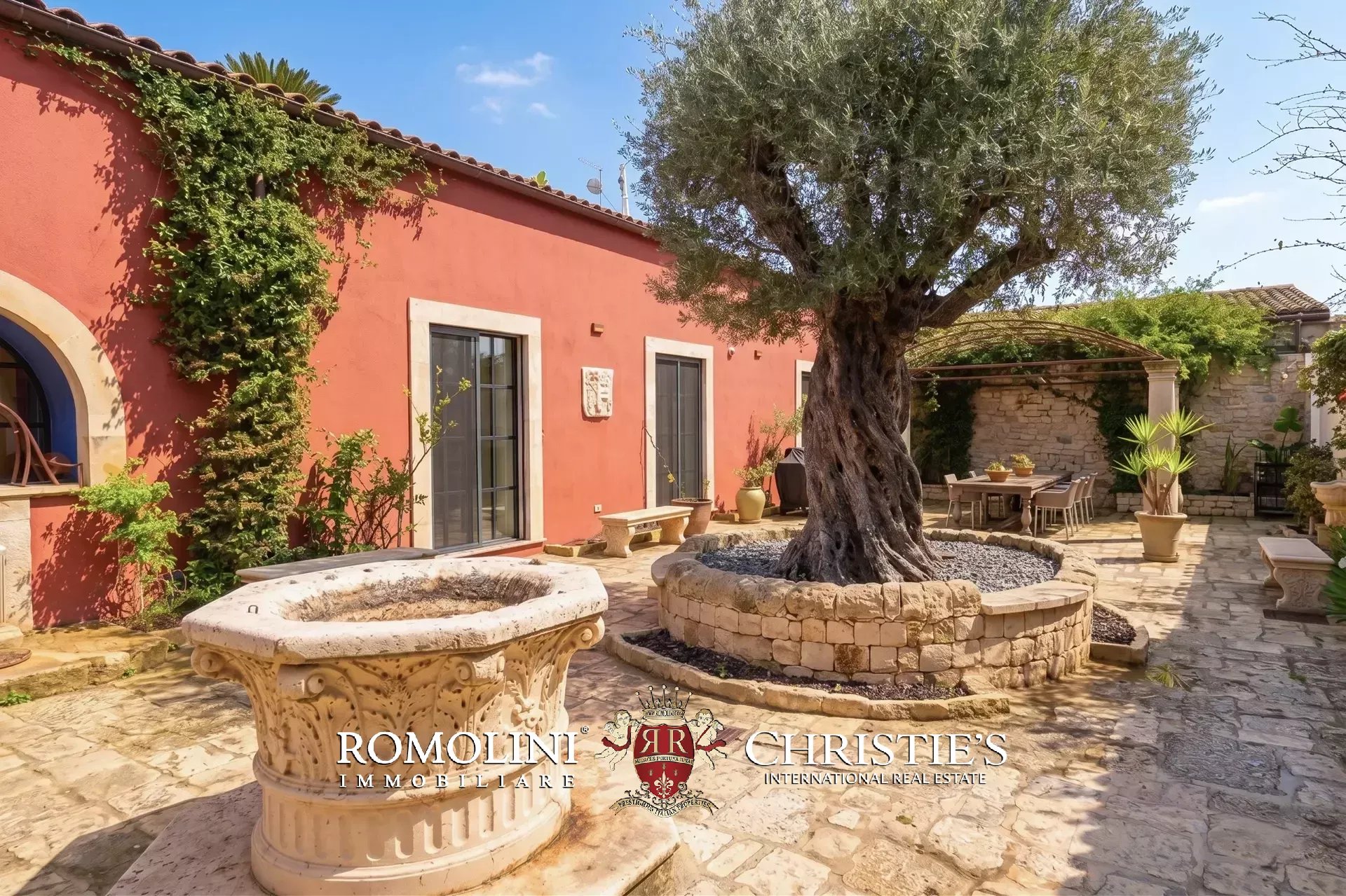 5 Bedroom Vineyard's Image 7