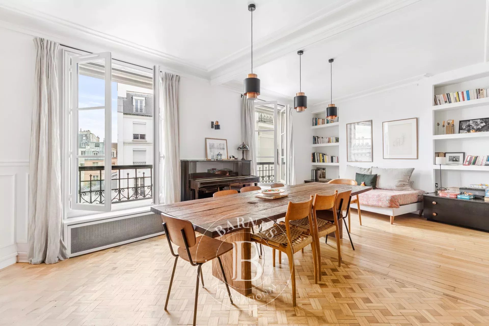 Apartment for sale - Paris 3 - 3 bedrooms - unobstructed views - lift - concierge - picture 5