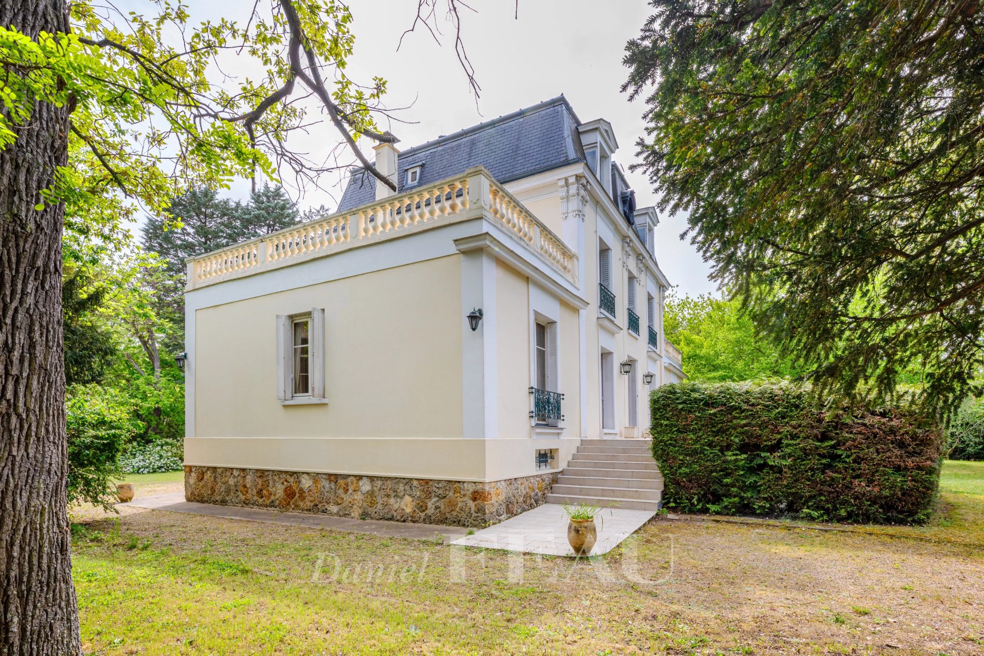 7 Bedroom Villa/Townhouse's Image 34