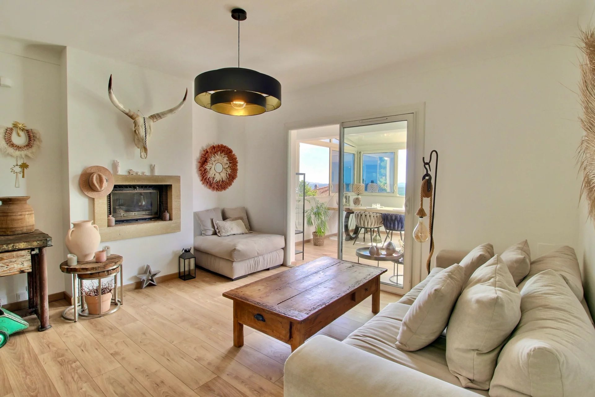 Renovated villa with studio, close to the village - Seillans