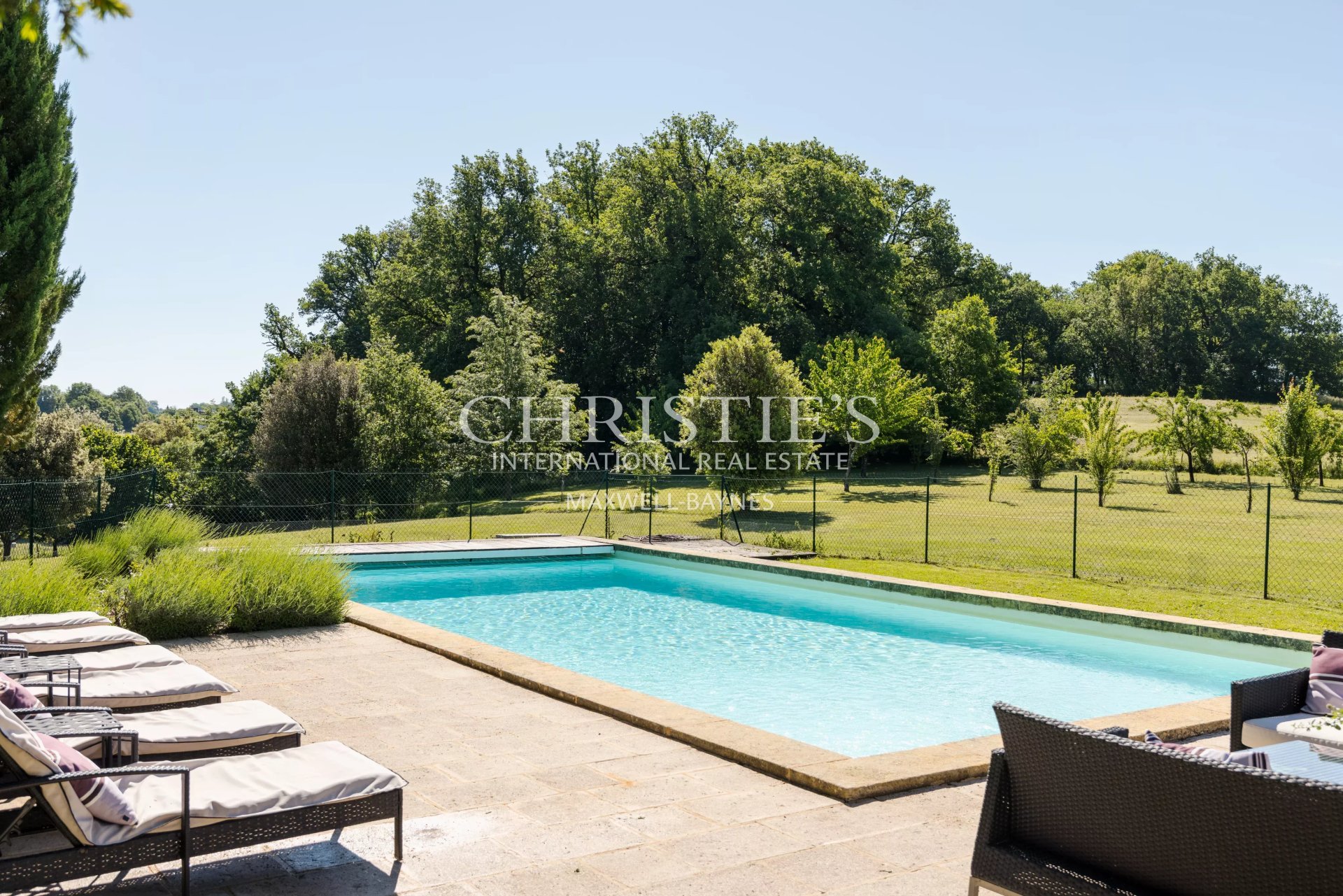 11 Bedroom Villa/Townhouse's Image 11