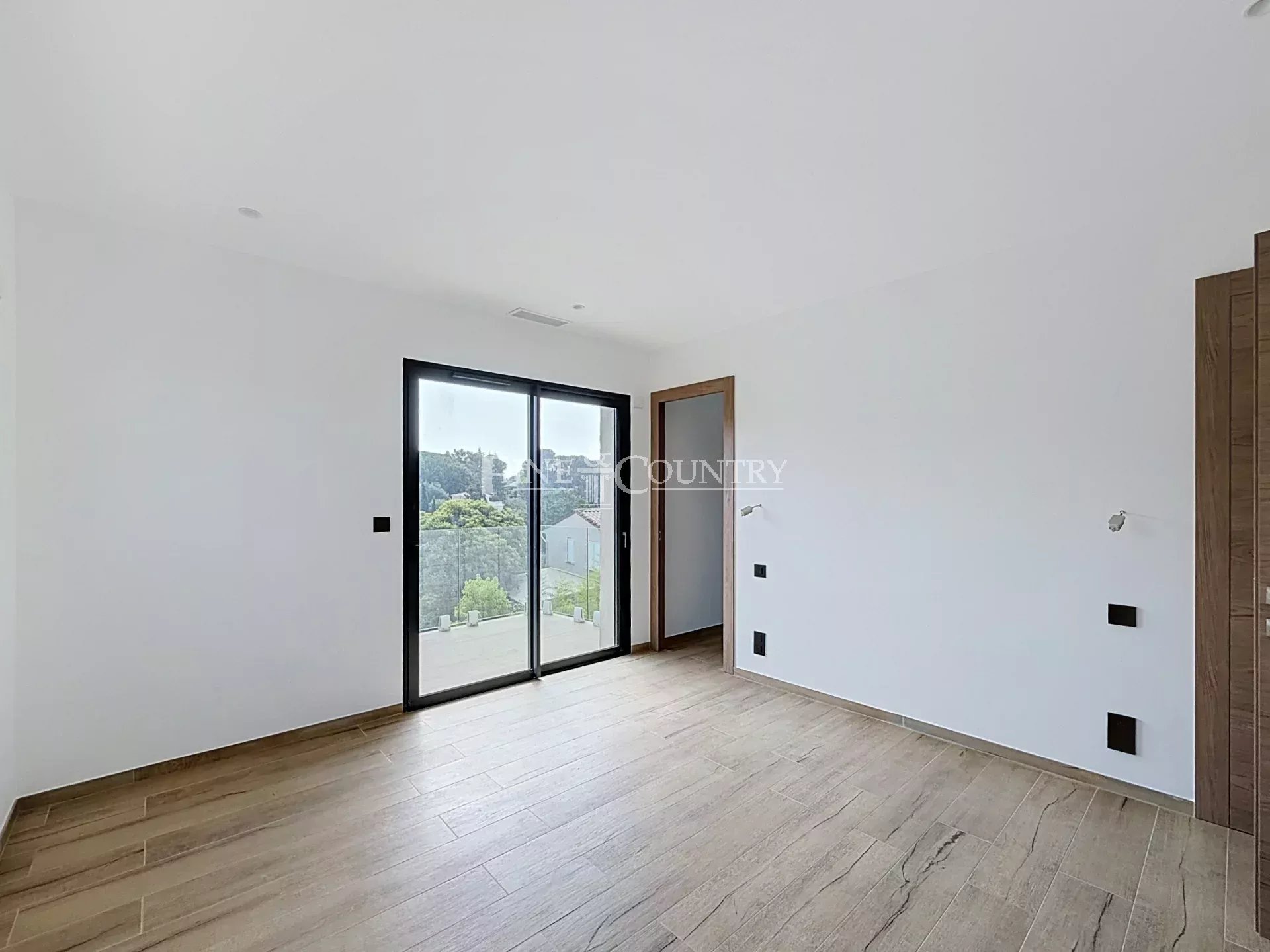 Photo of Villa for sale in Mougins in quiet area near school