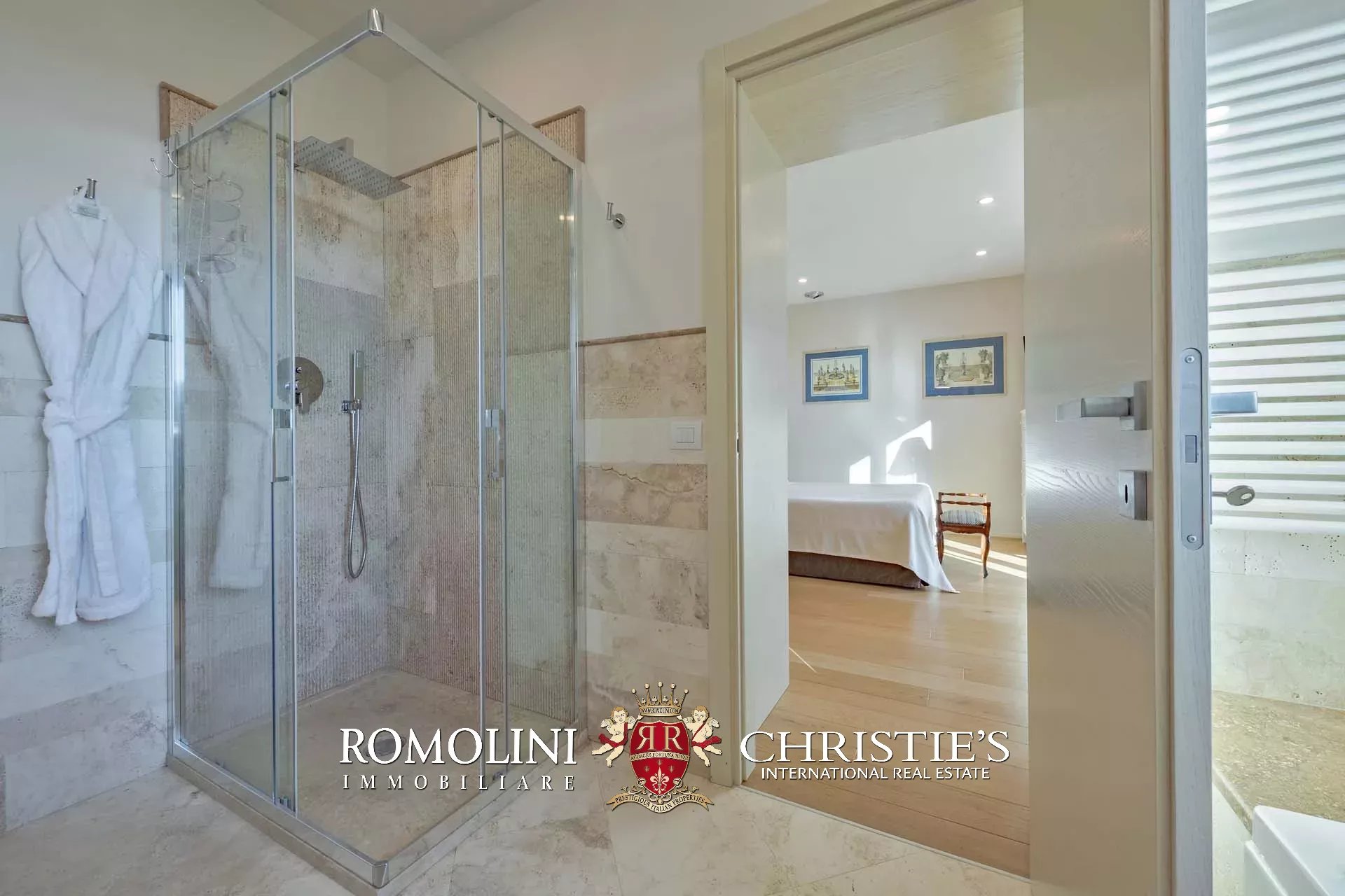 7 Bedroom Villa/Townhouse's Image 82