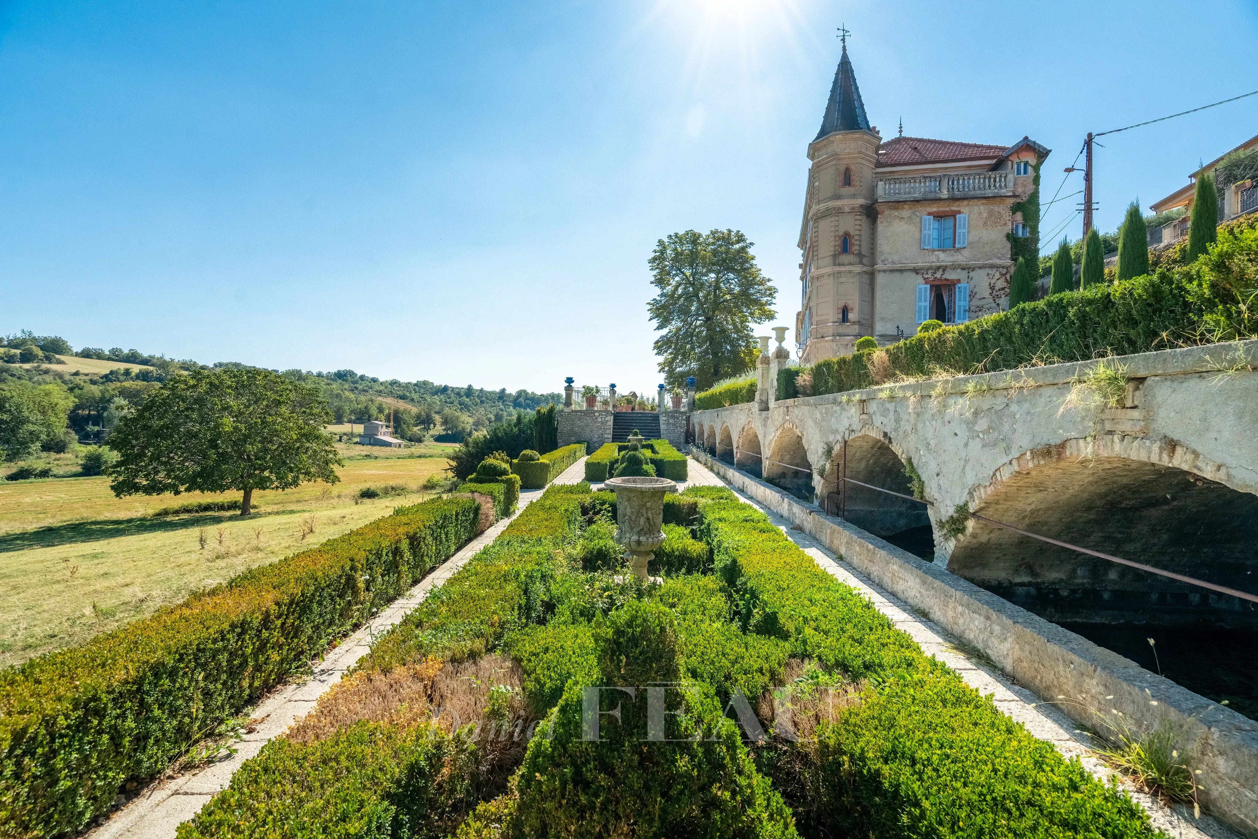 Valensole - Château du XVIIème siècle